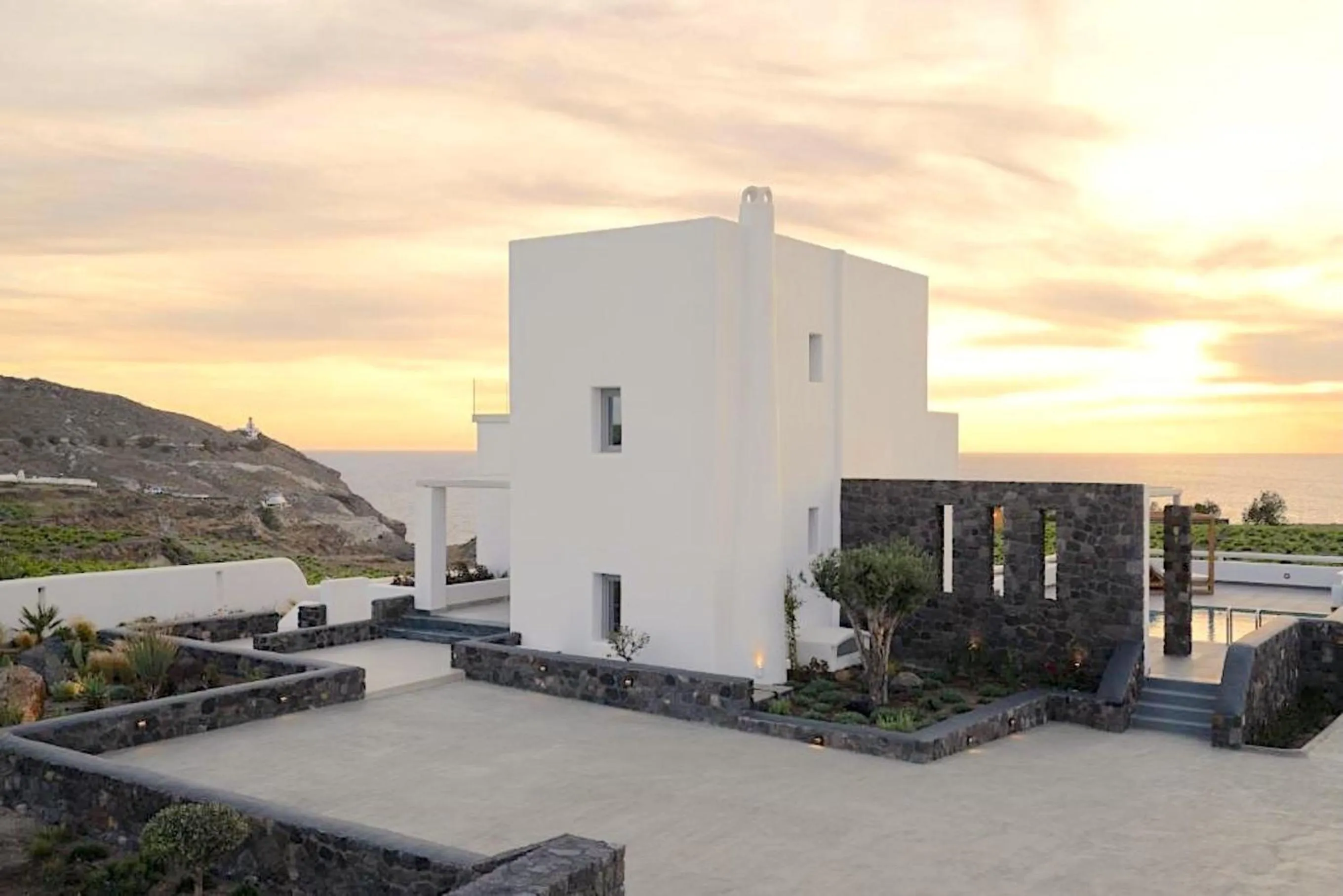 Property building in La Ponta Villas & Suites