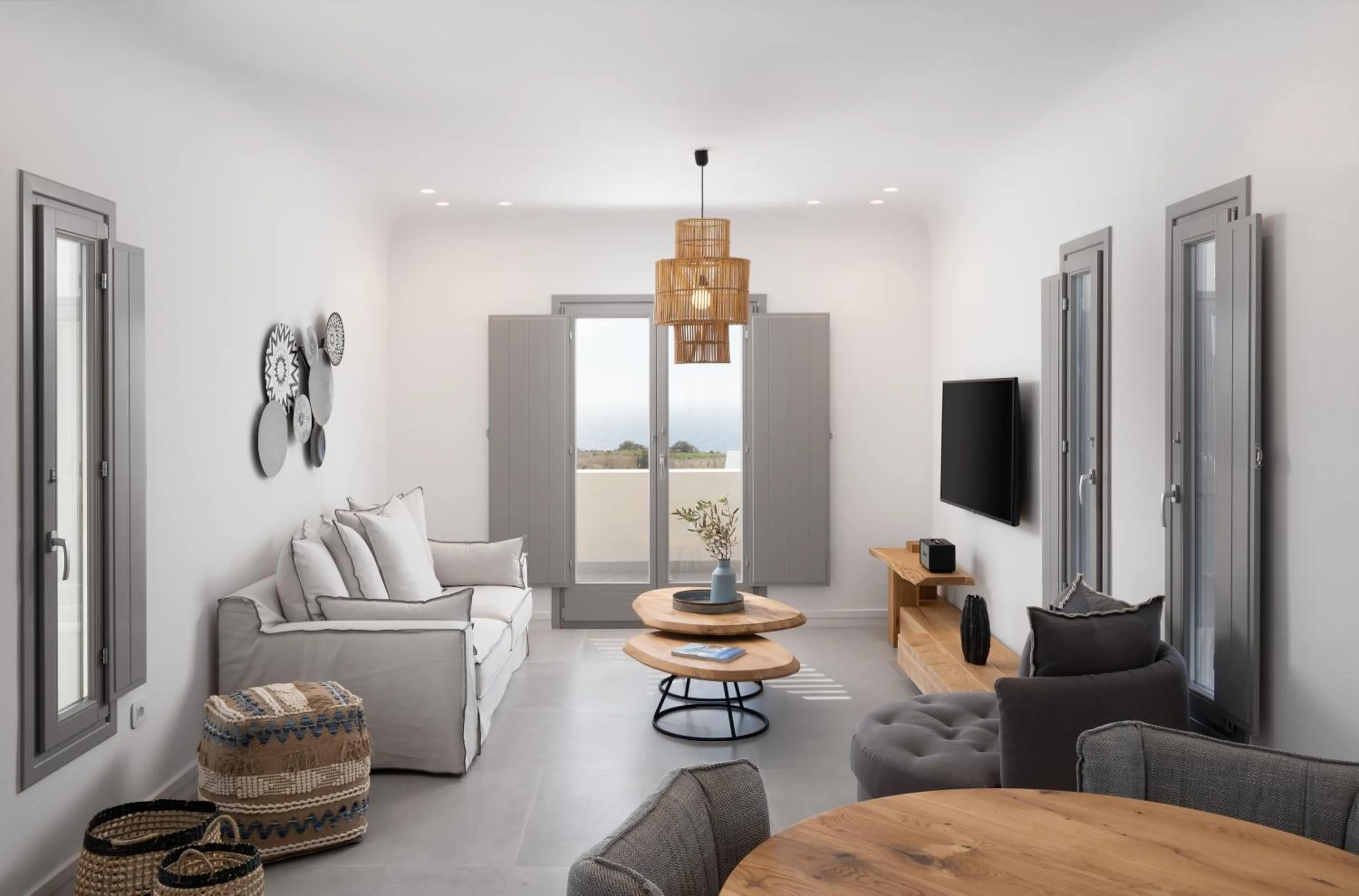 TV and multimedia in La Ponta Villas & Suites