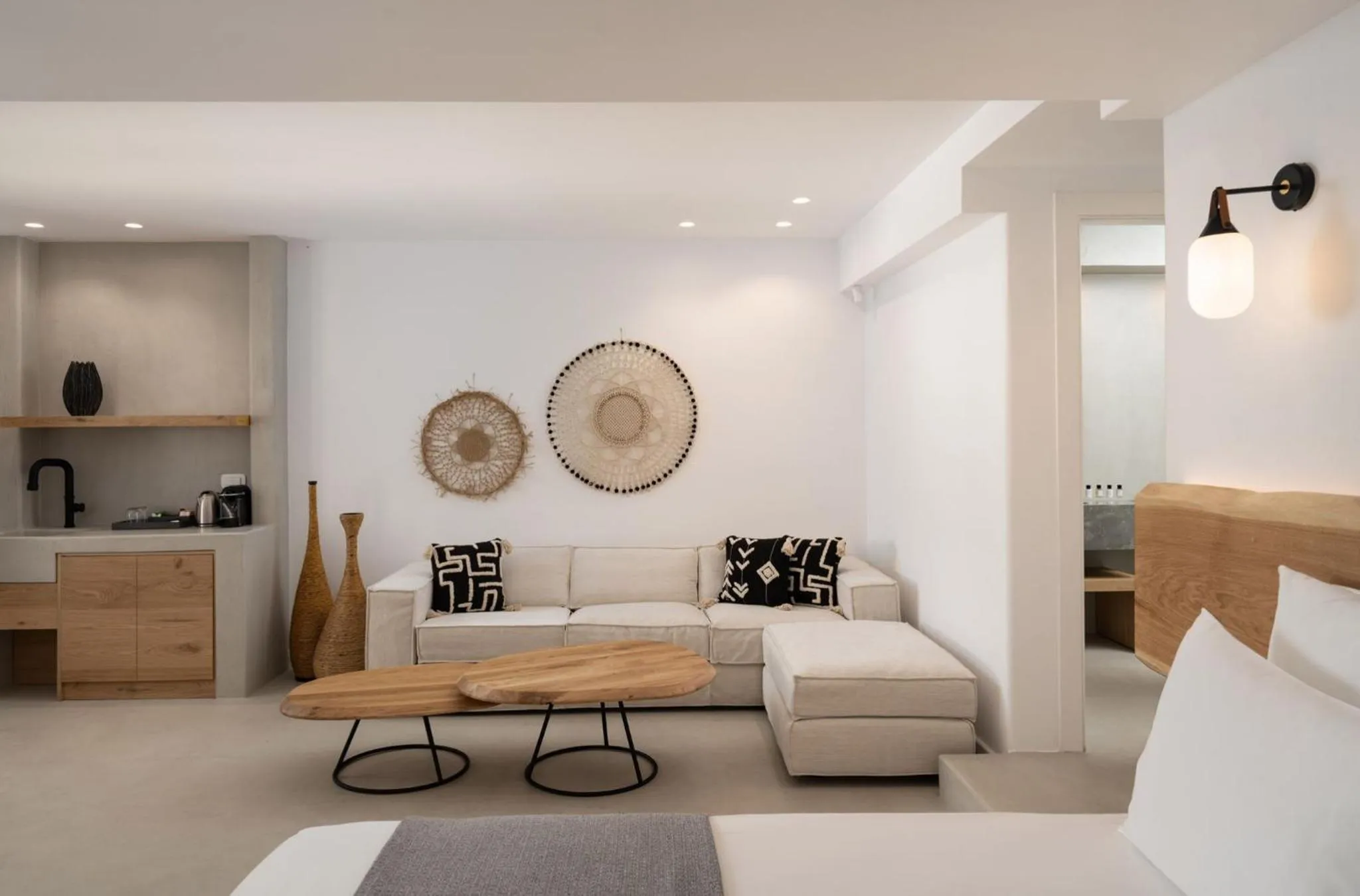 Living room, Bed in La Ponta Villas & Suites