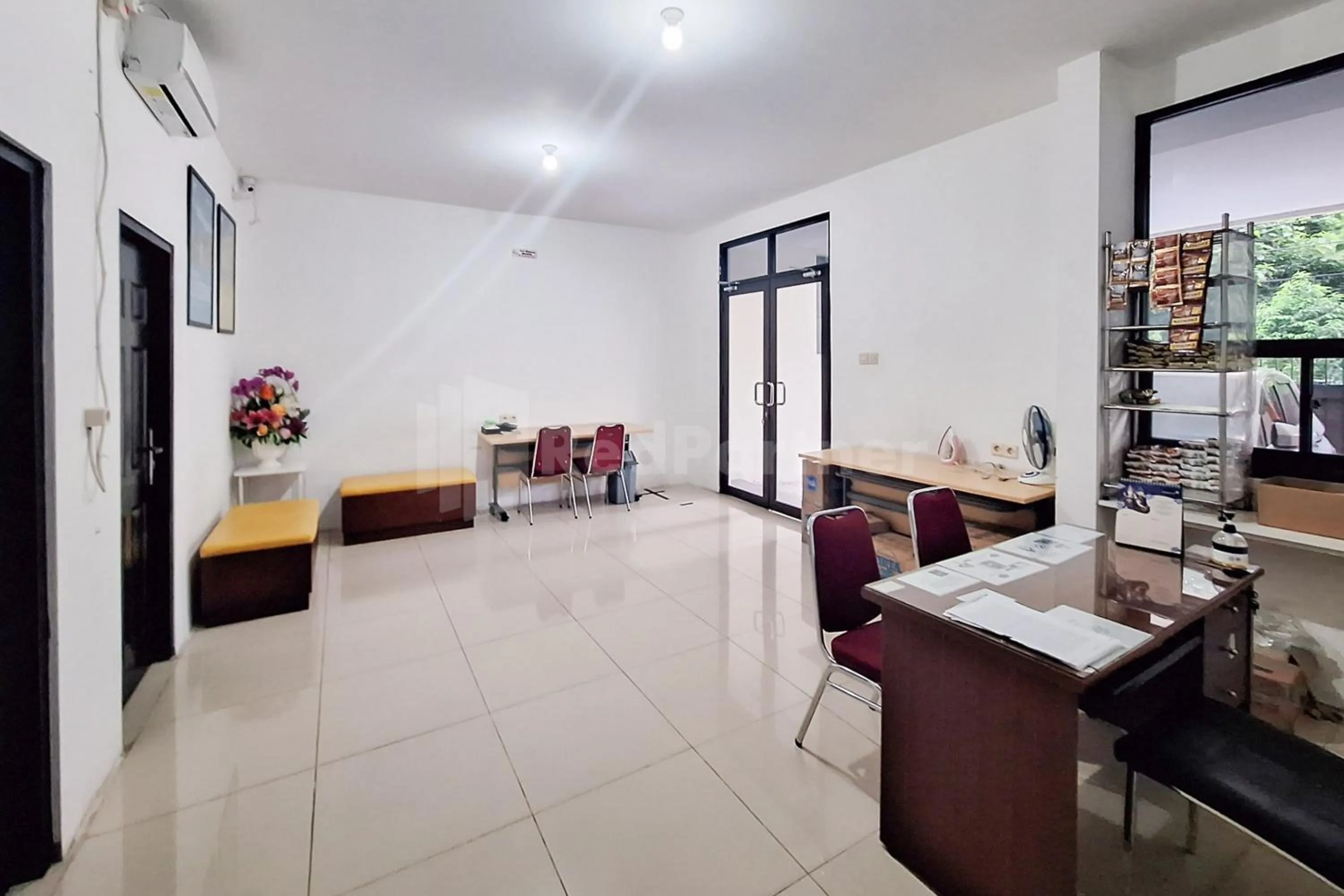 Lobby or reception in Joy Homestay At Pulomas RedPartner