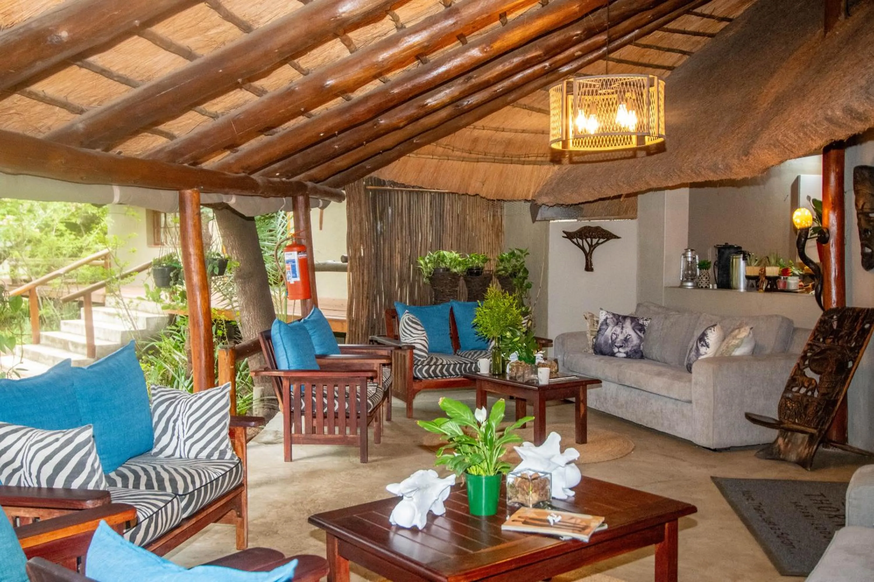 Lounge or bar in Thornhill Safari Lodge