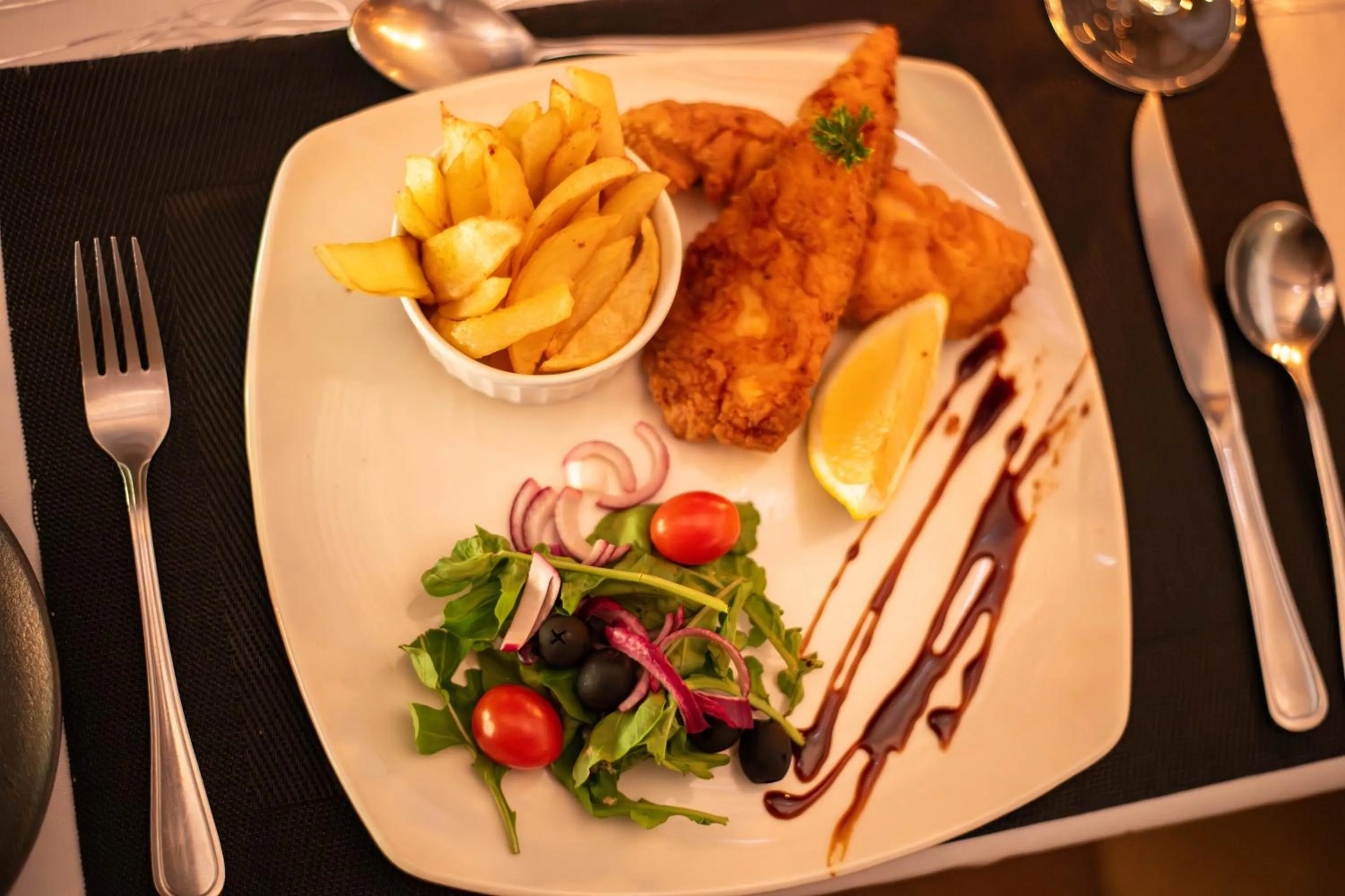 Dinner in Thornhill Safari Lodge