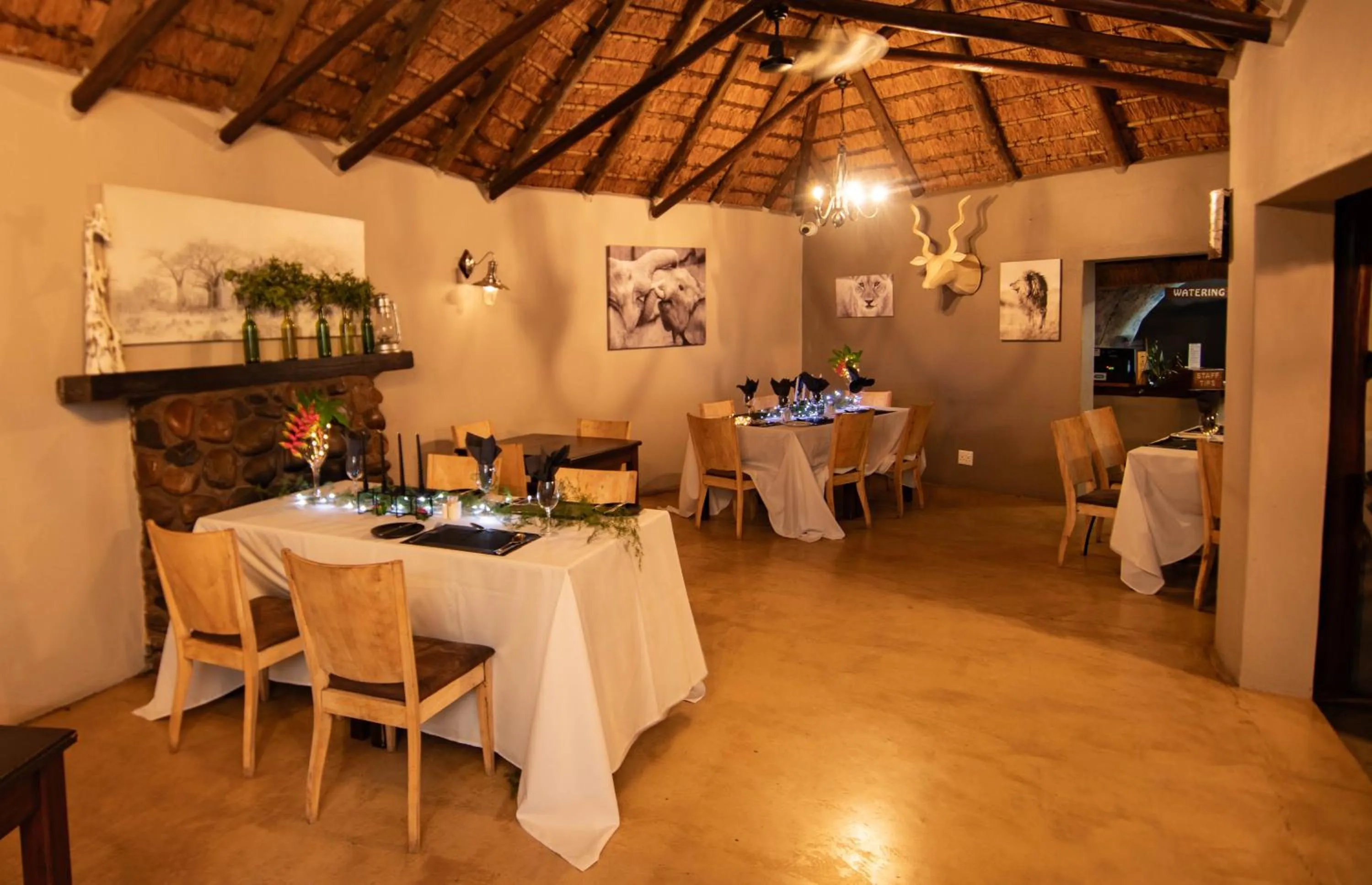 Restaurant/places to eat in Thornhill Safari Lodge