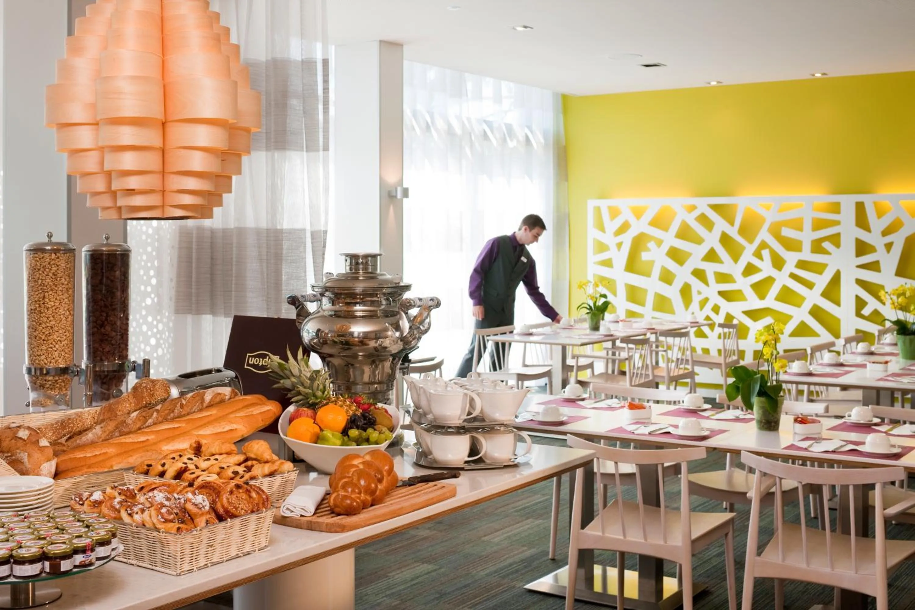 Staff in Novotel Lausanne Bussigny