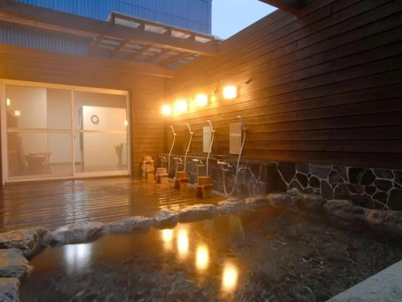 Hot Spring Bath in Gallery Court Ofa Atu