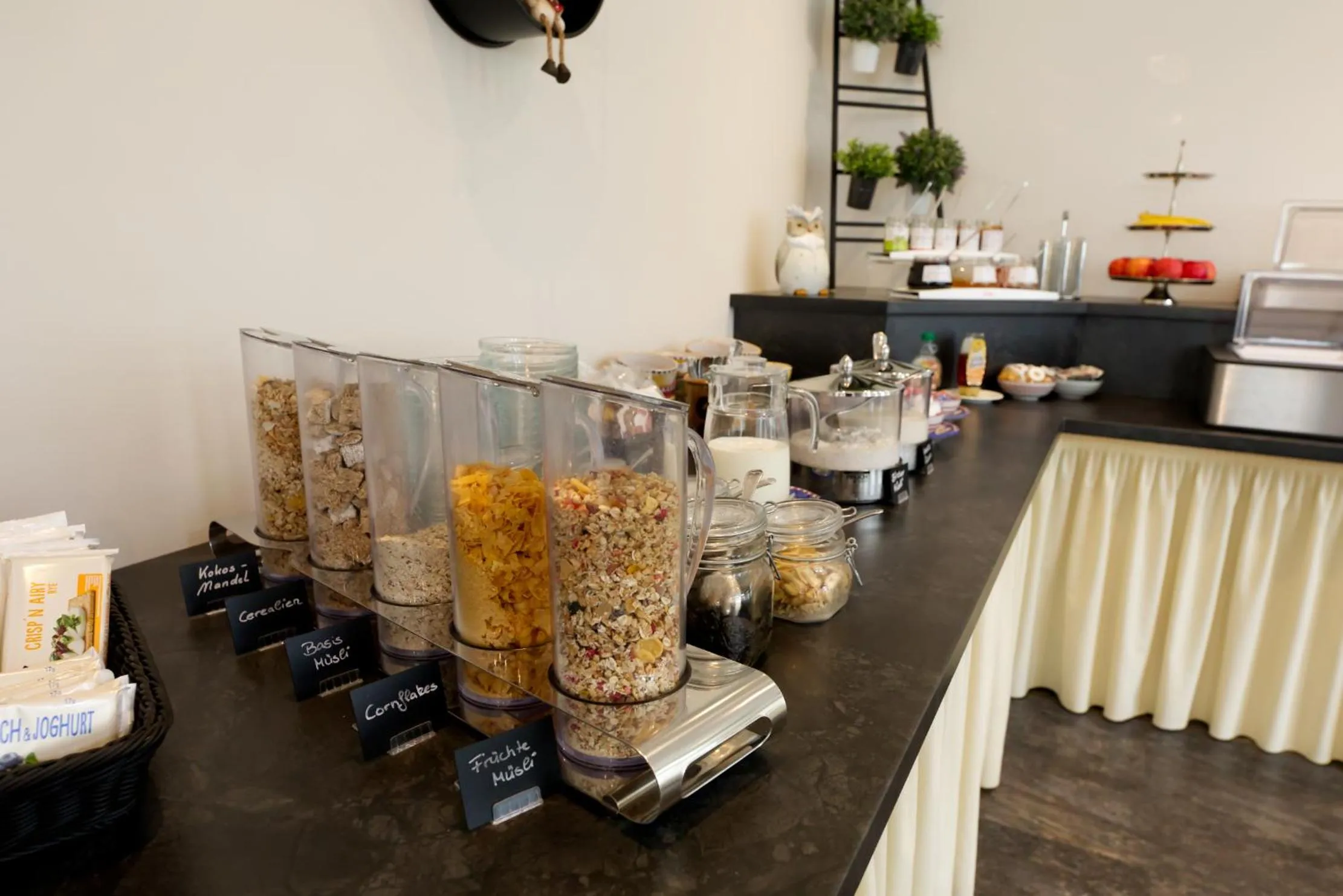 Buffet breakfast in Parkhotel Hammerberg