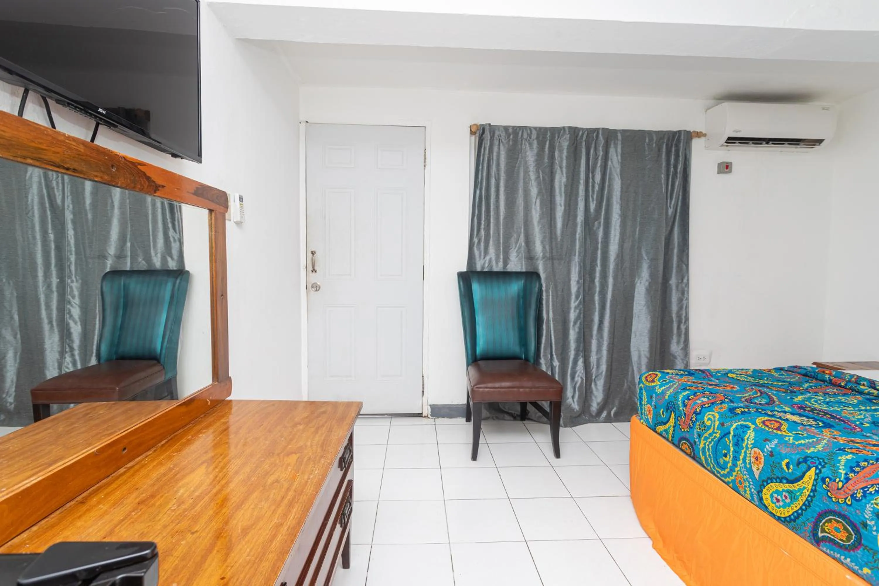 Bedroom, Bed in Caribic House