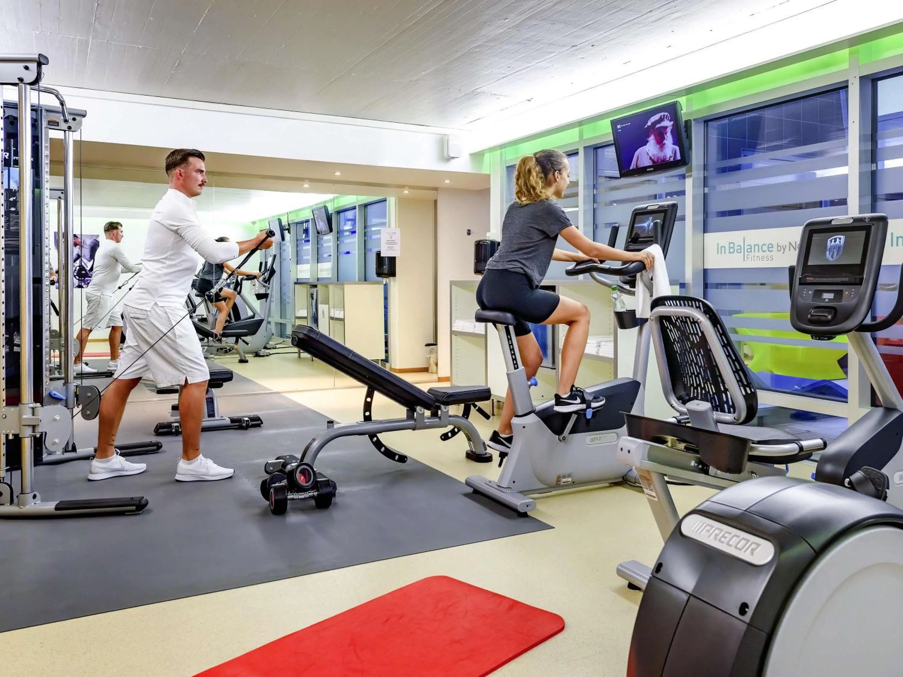 Fitness centre/facilities in Novotel Zurich City West