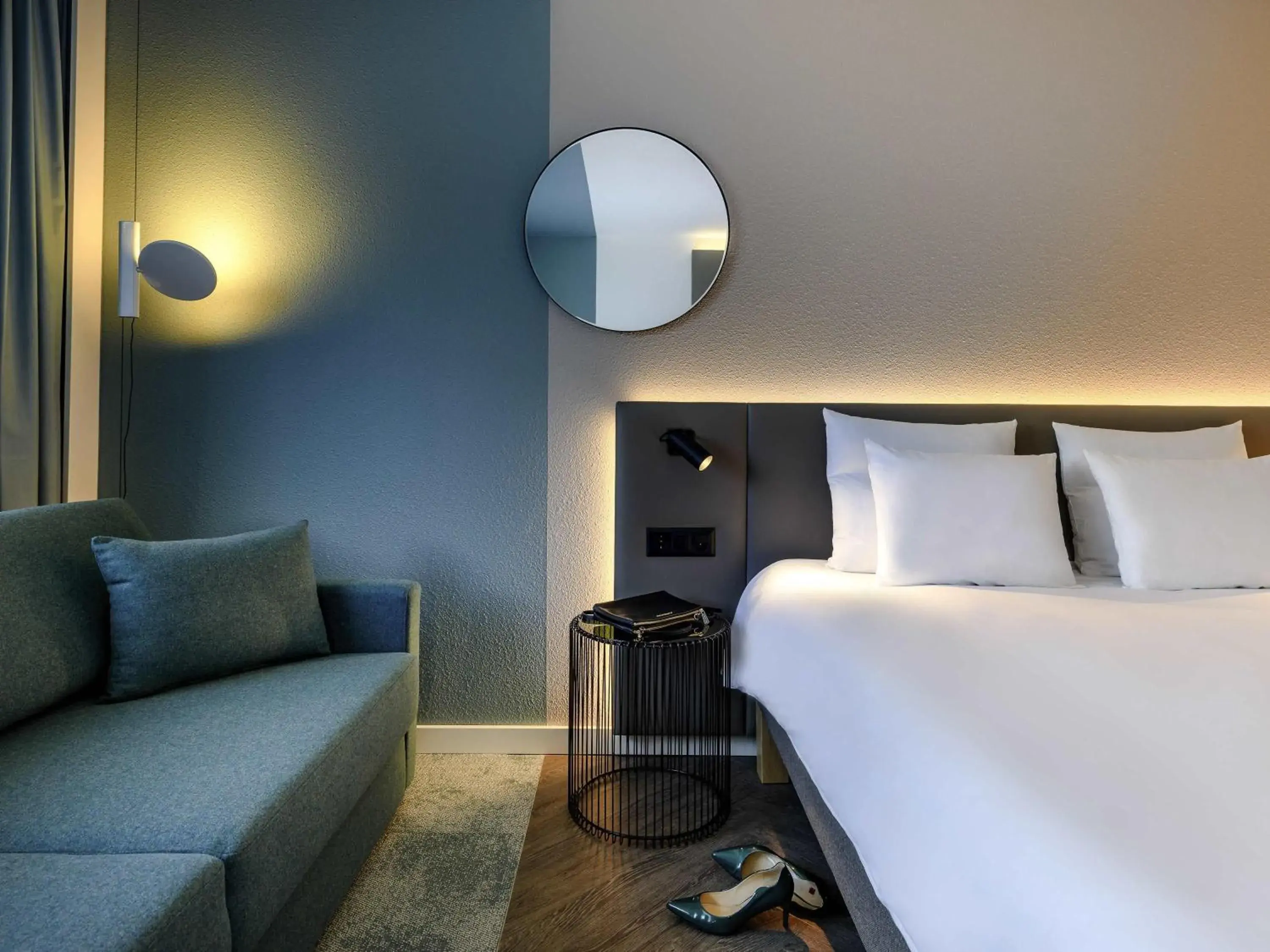Bedroom, Bed in Novotel Zurich City West Bedroom, Bed in Novotel Zurich City West