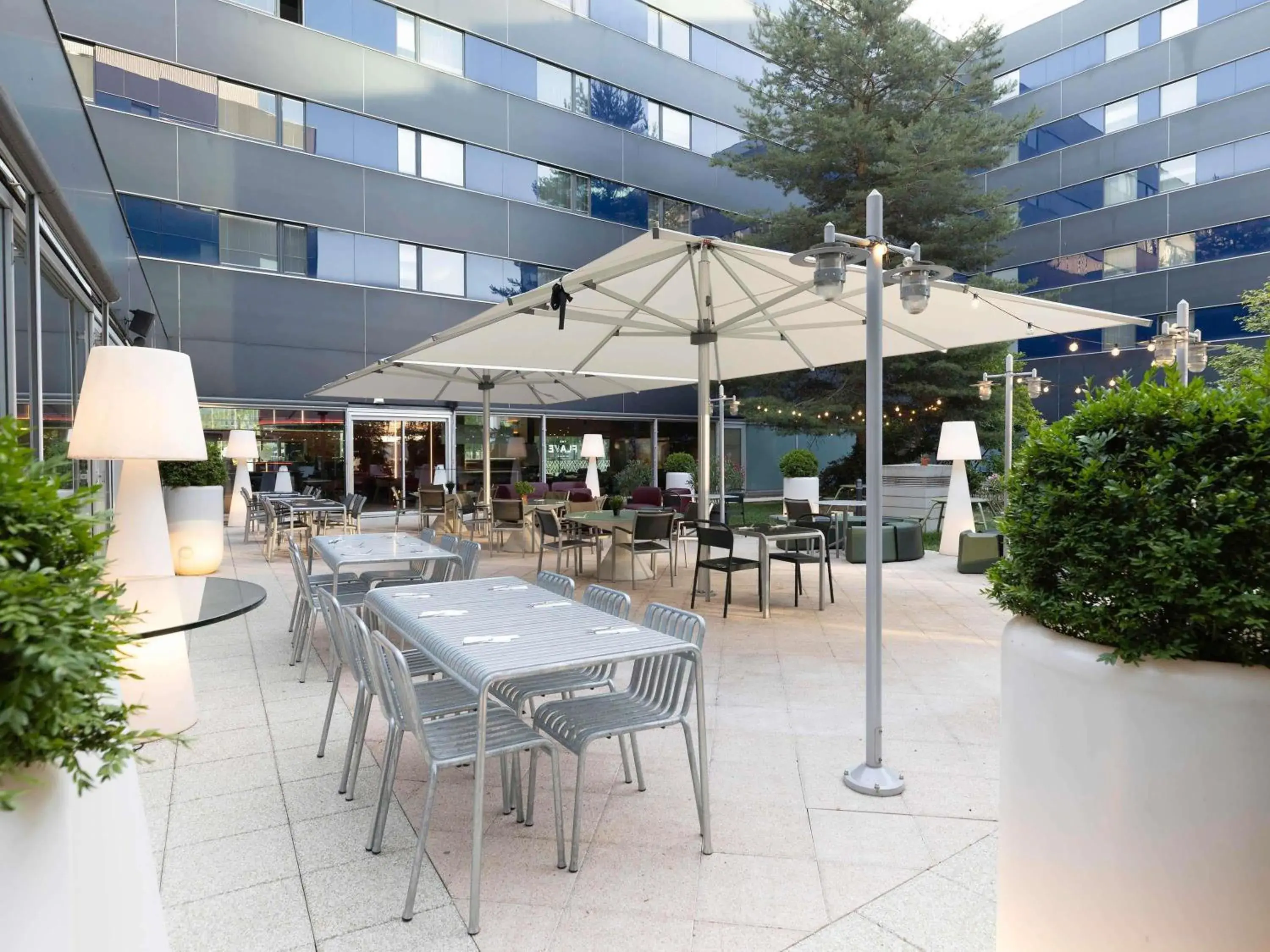 Restaurant/places to eat in Novotel Zurich City West Restaurant/places to eat in Novotel Zurich City West