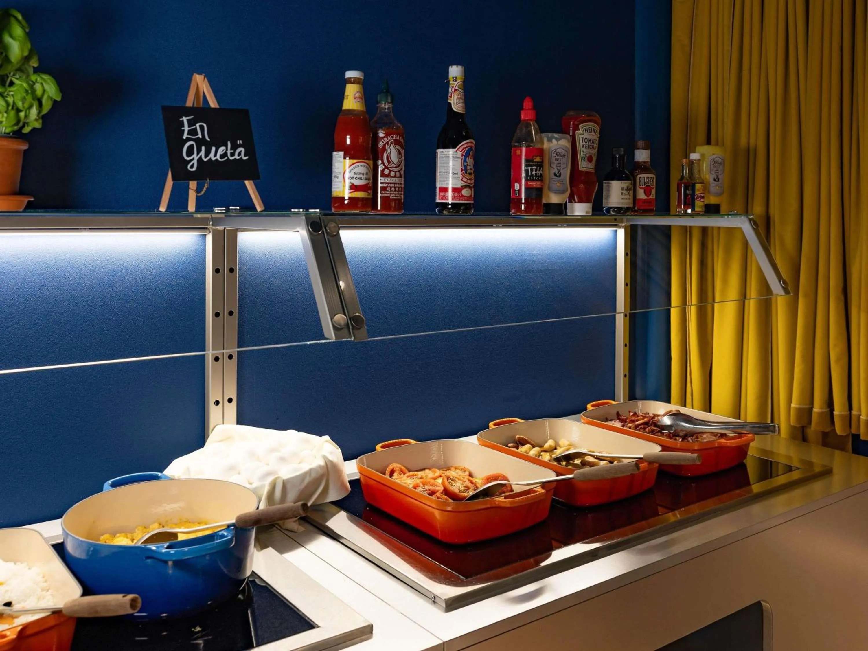 Breakfast in Novotel Zurich City West