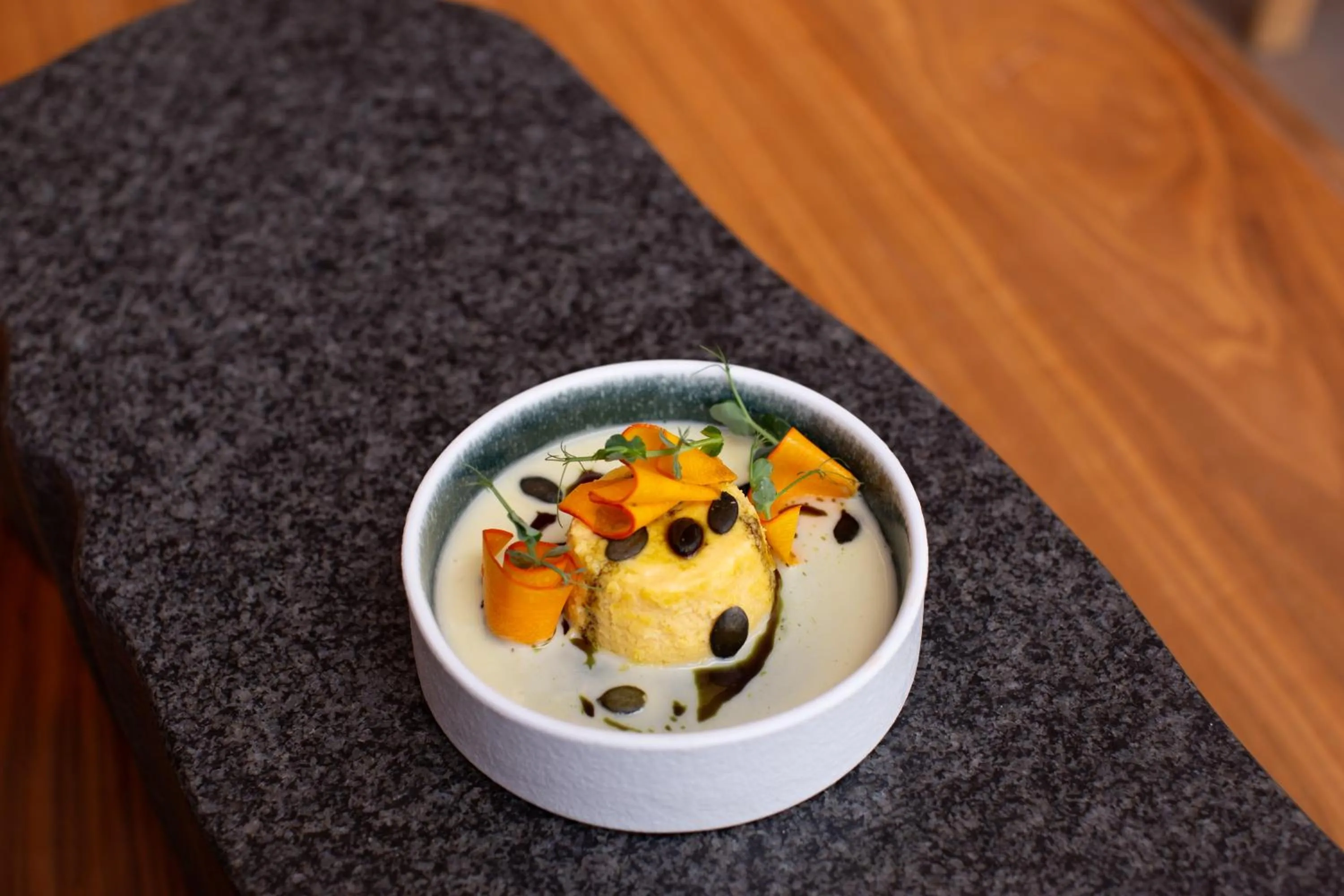 Restaurant/places to eat in Novotel Zurich City West