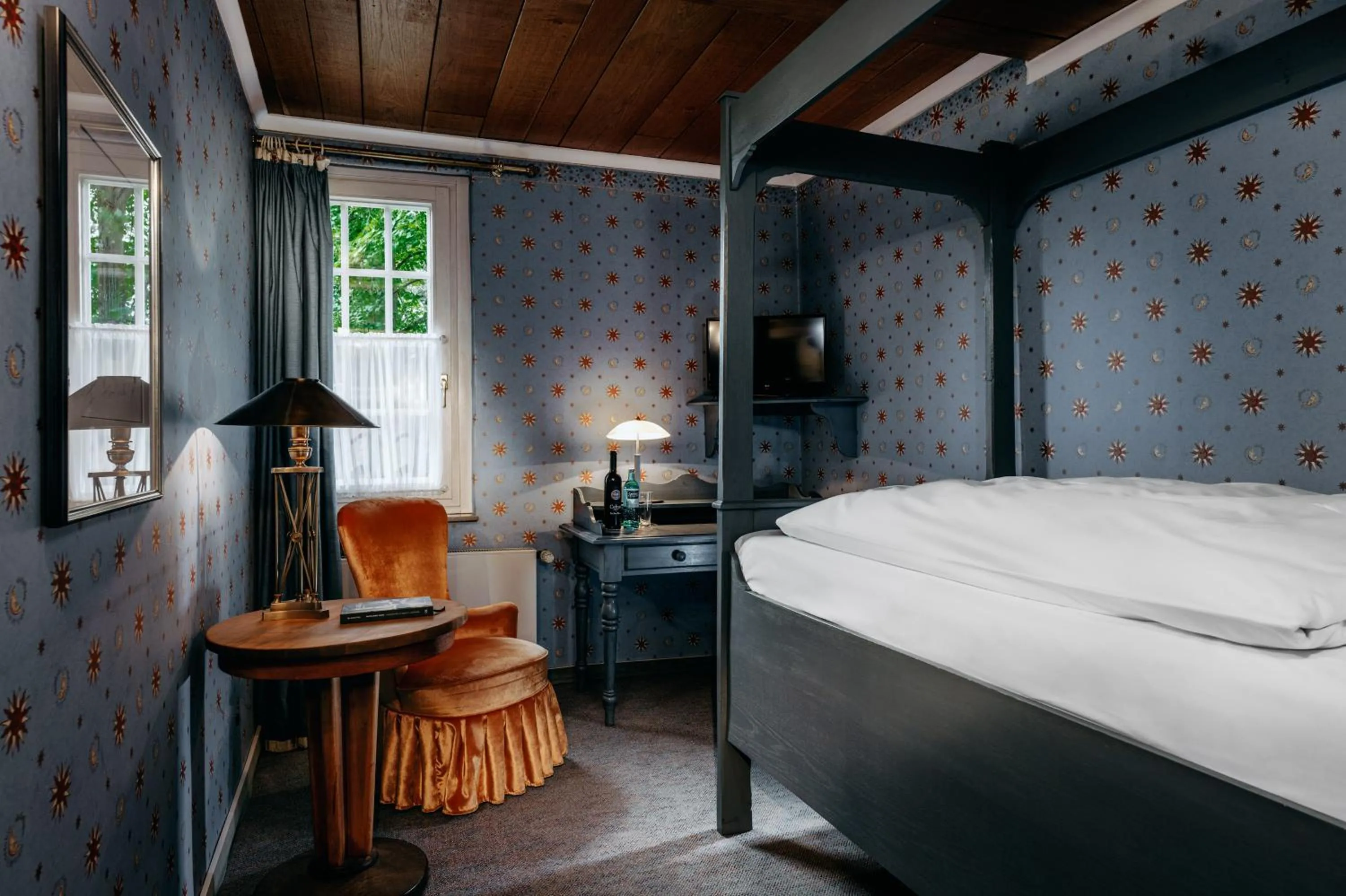 Photo of the whole room, Bed in Romantik Hotel Hof zur Linde