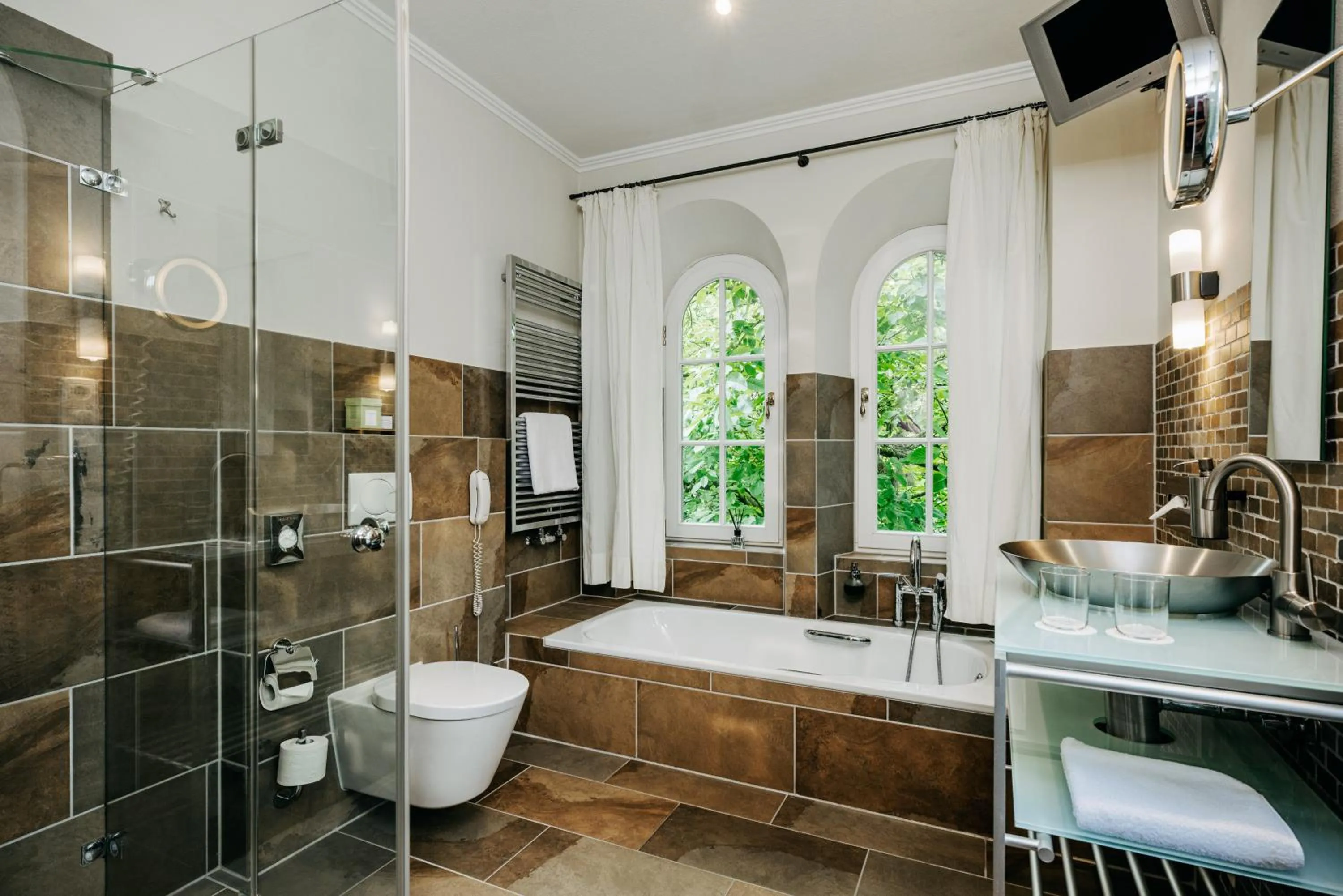Bathroom in Romantik Hotel Hof zur Linde