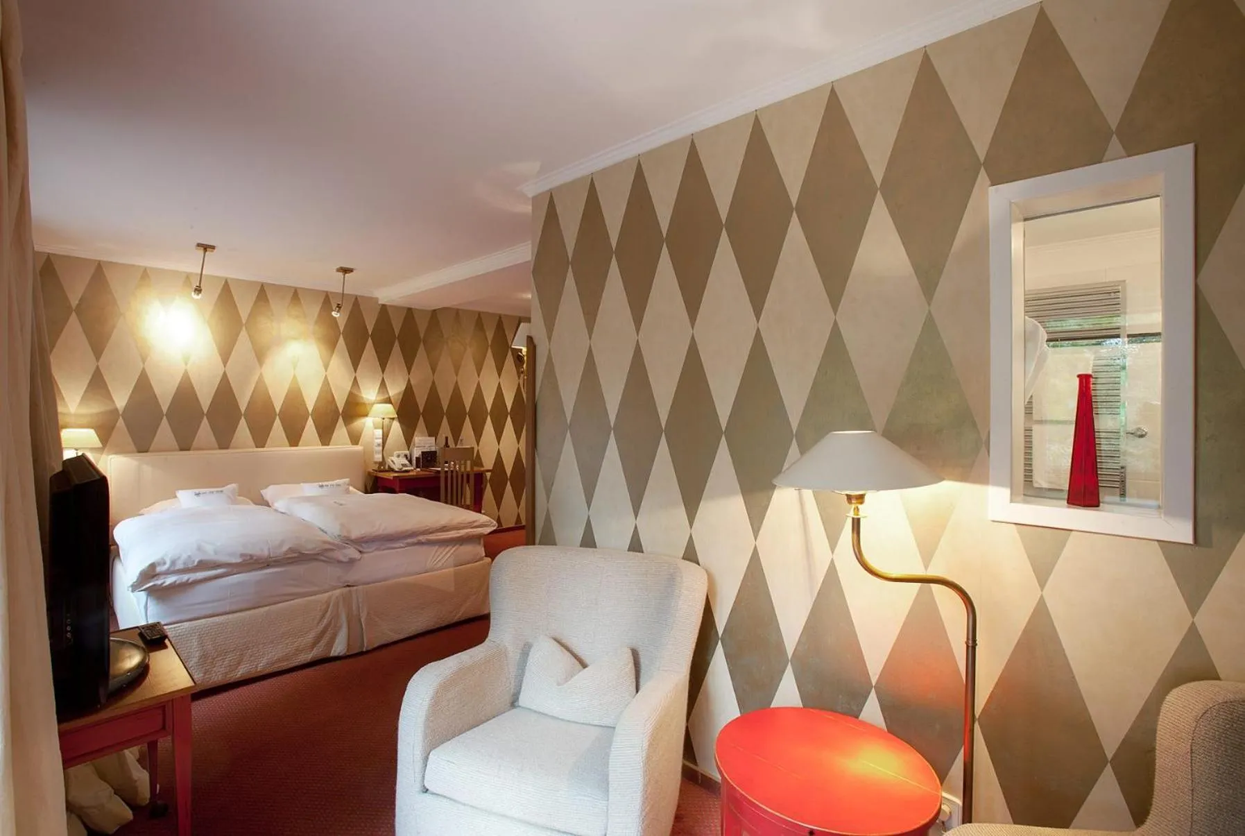 Photo of the whole room, Bed in Romantik Hotel Hof zur Linde