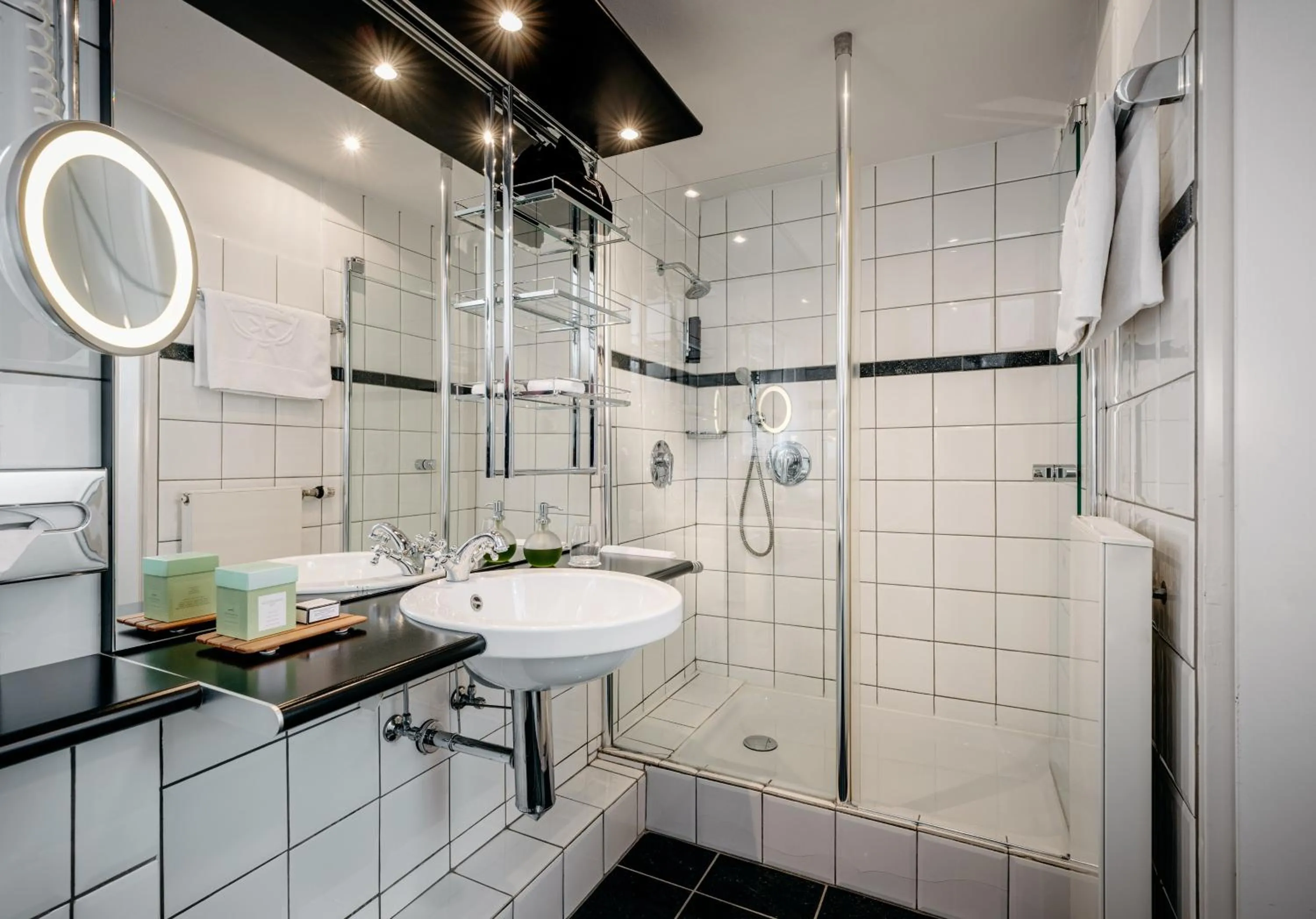 Bathroom in Romantik Hotel Hof zur Linde
