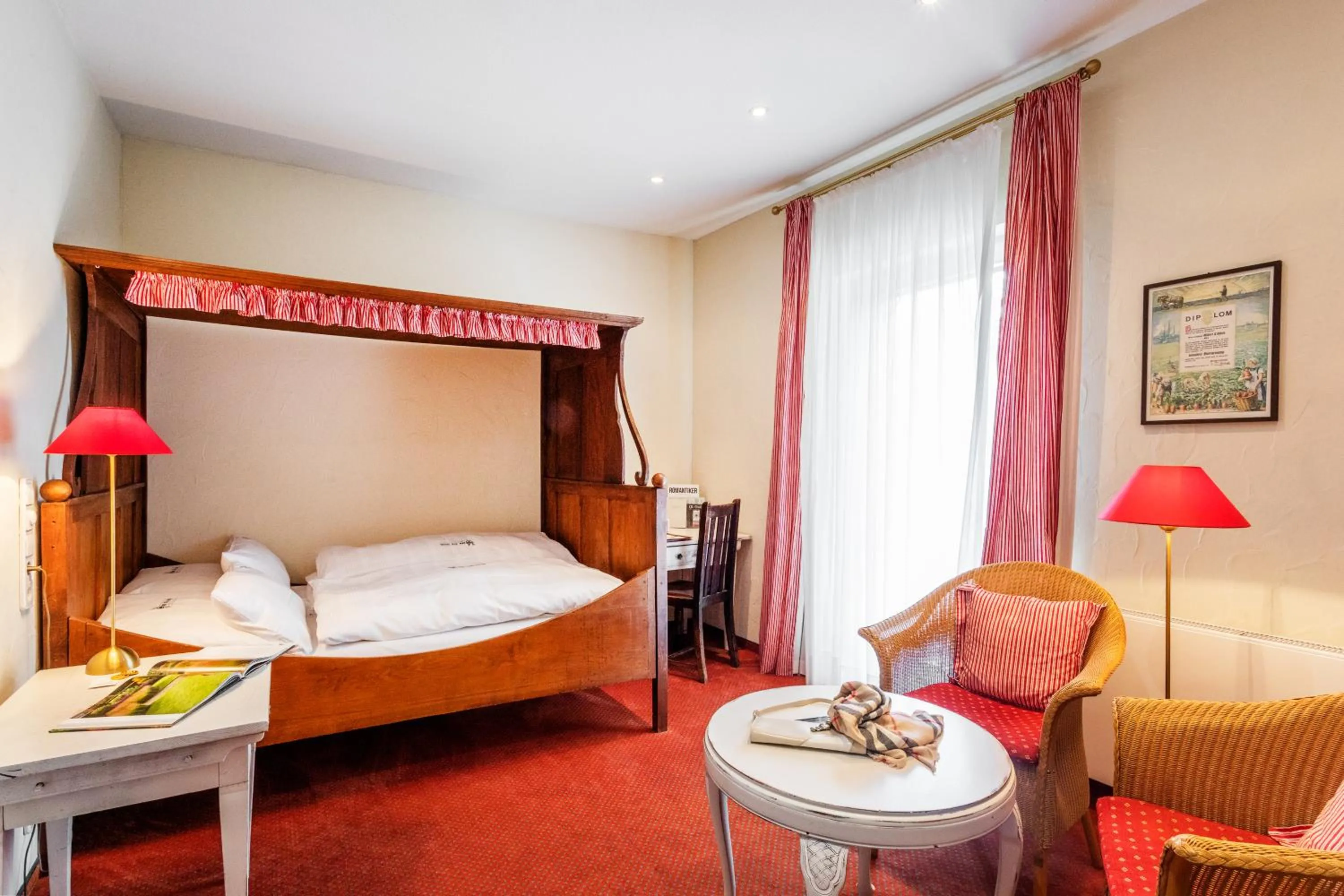 Photo of the whole room, Bed in Romantik Hotel Hof zur Linde