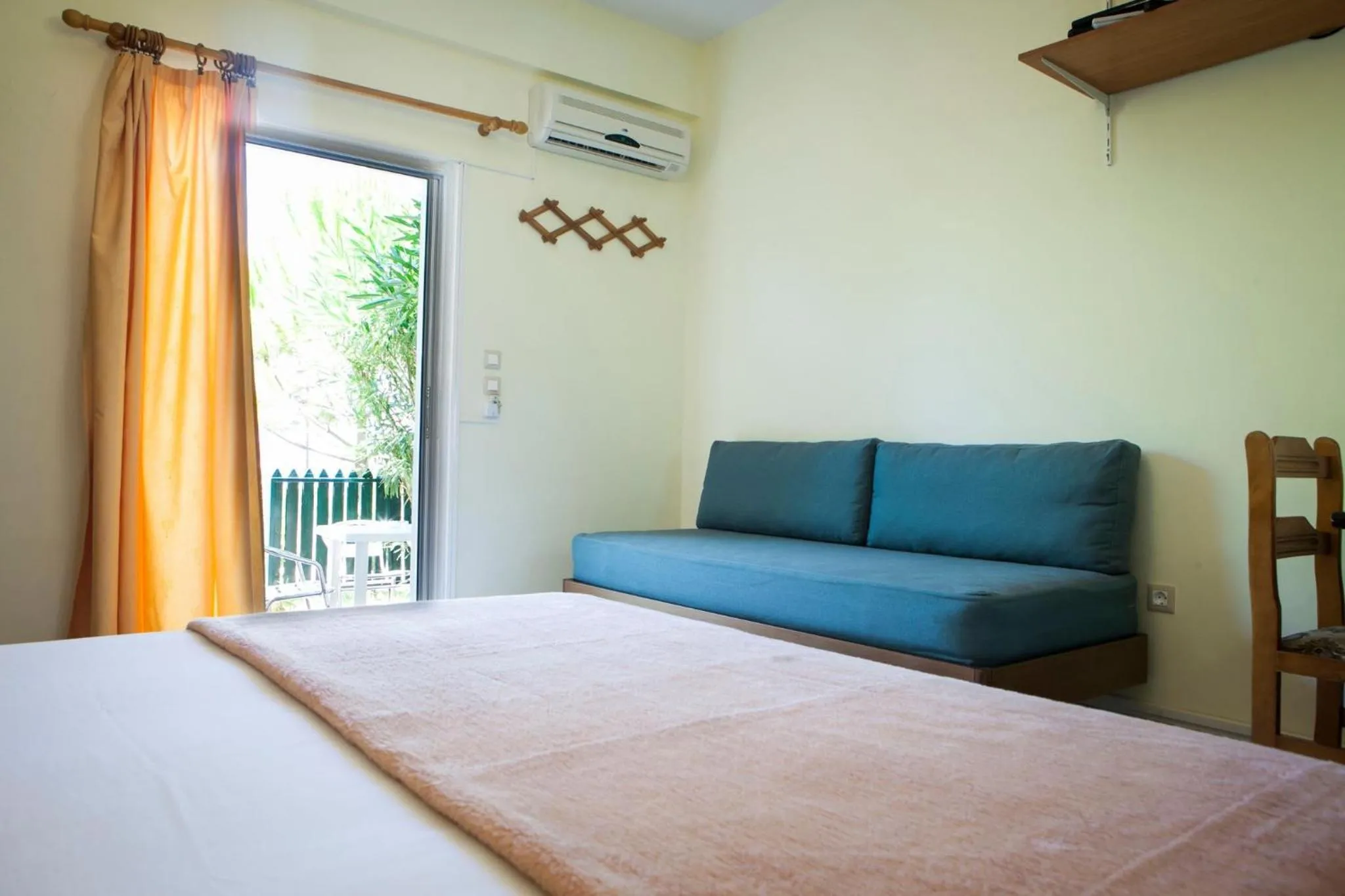 Bed in Summer Garden Αpartments & Studios