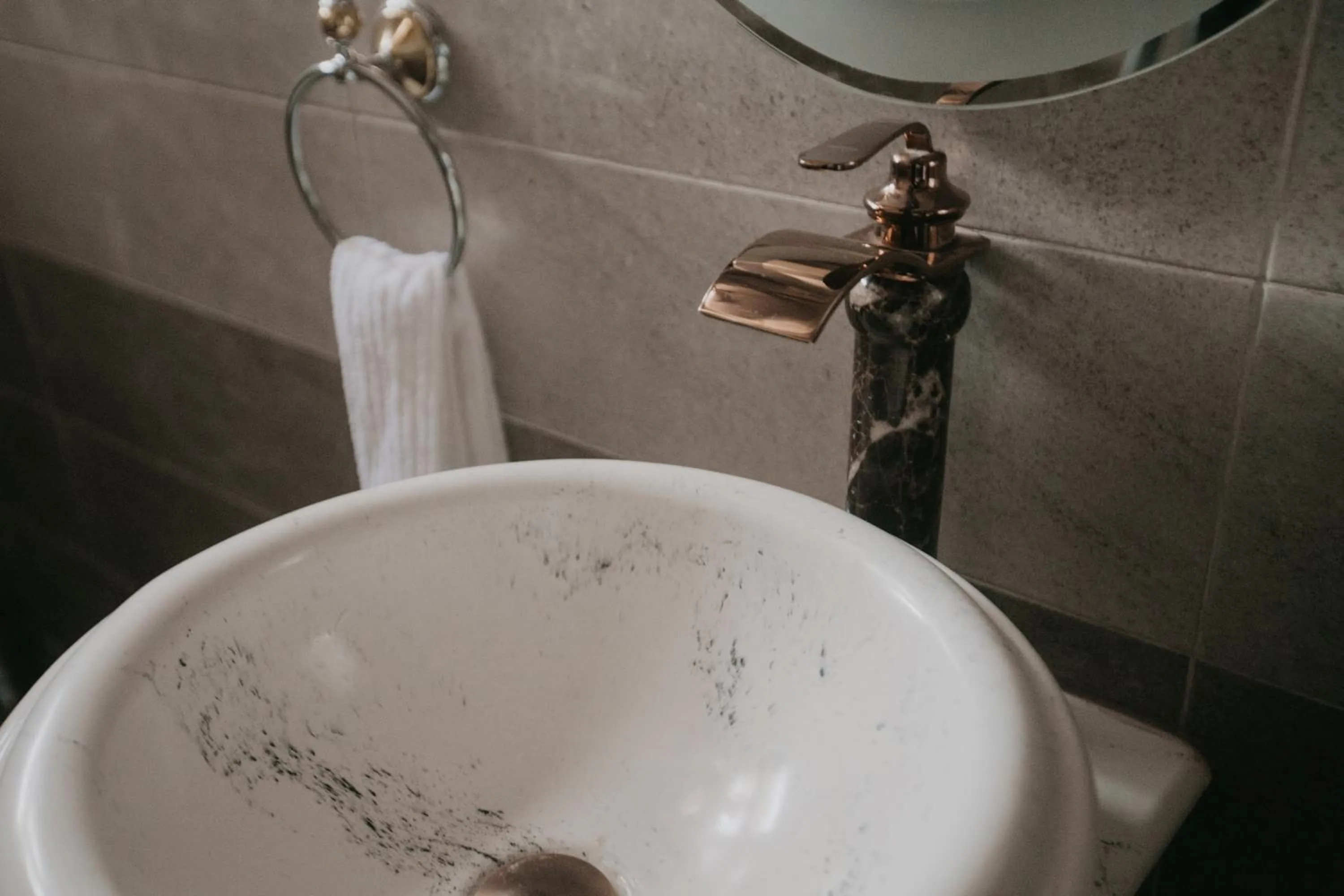 Bathroom in Pyramids Planet Hotel