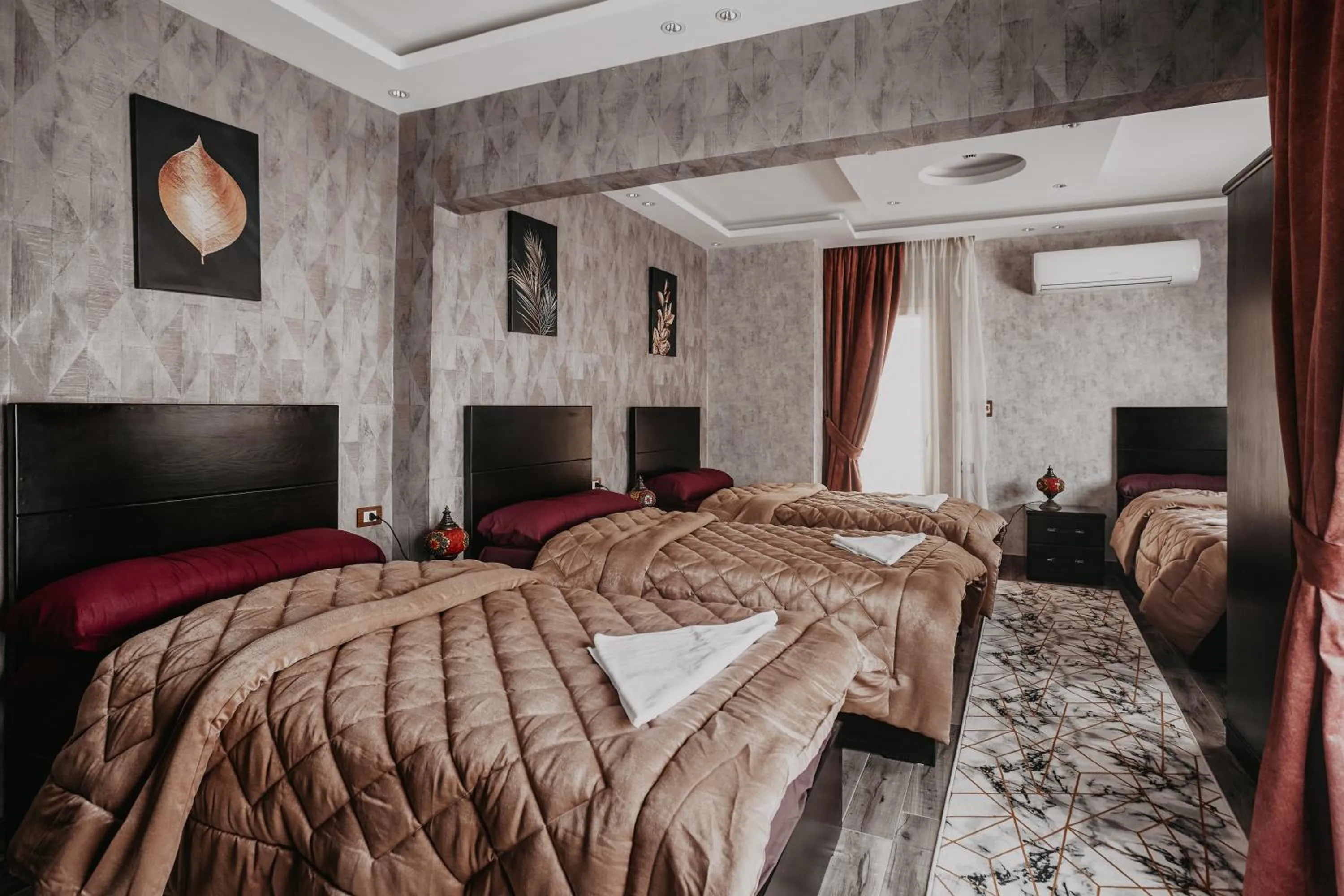 Photo of the whole room, Bed in Pyramids Planet Hotel