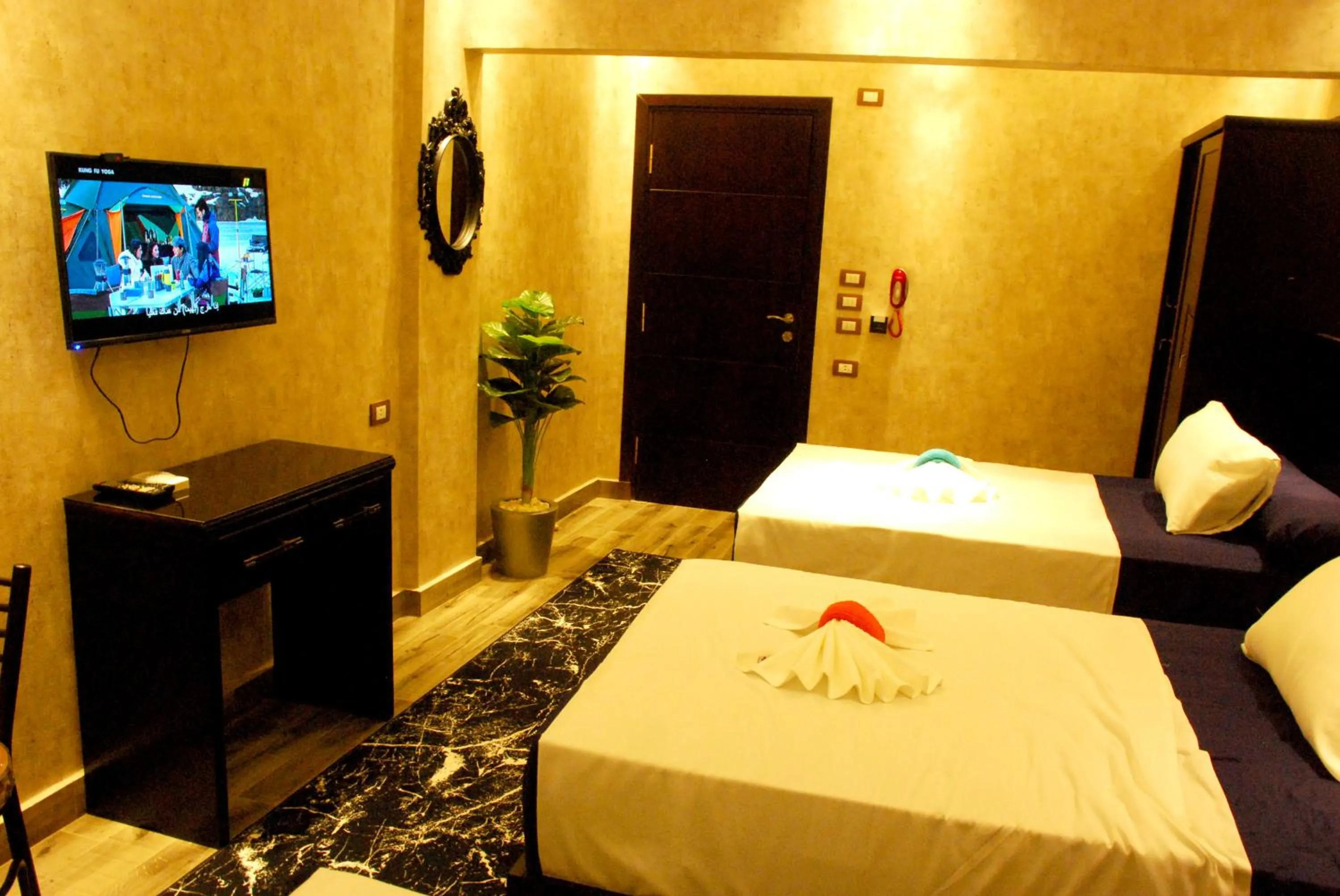 Bedroom, Bed in Pyramids Planet Hotel