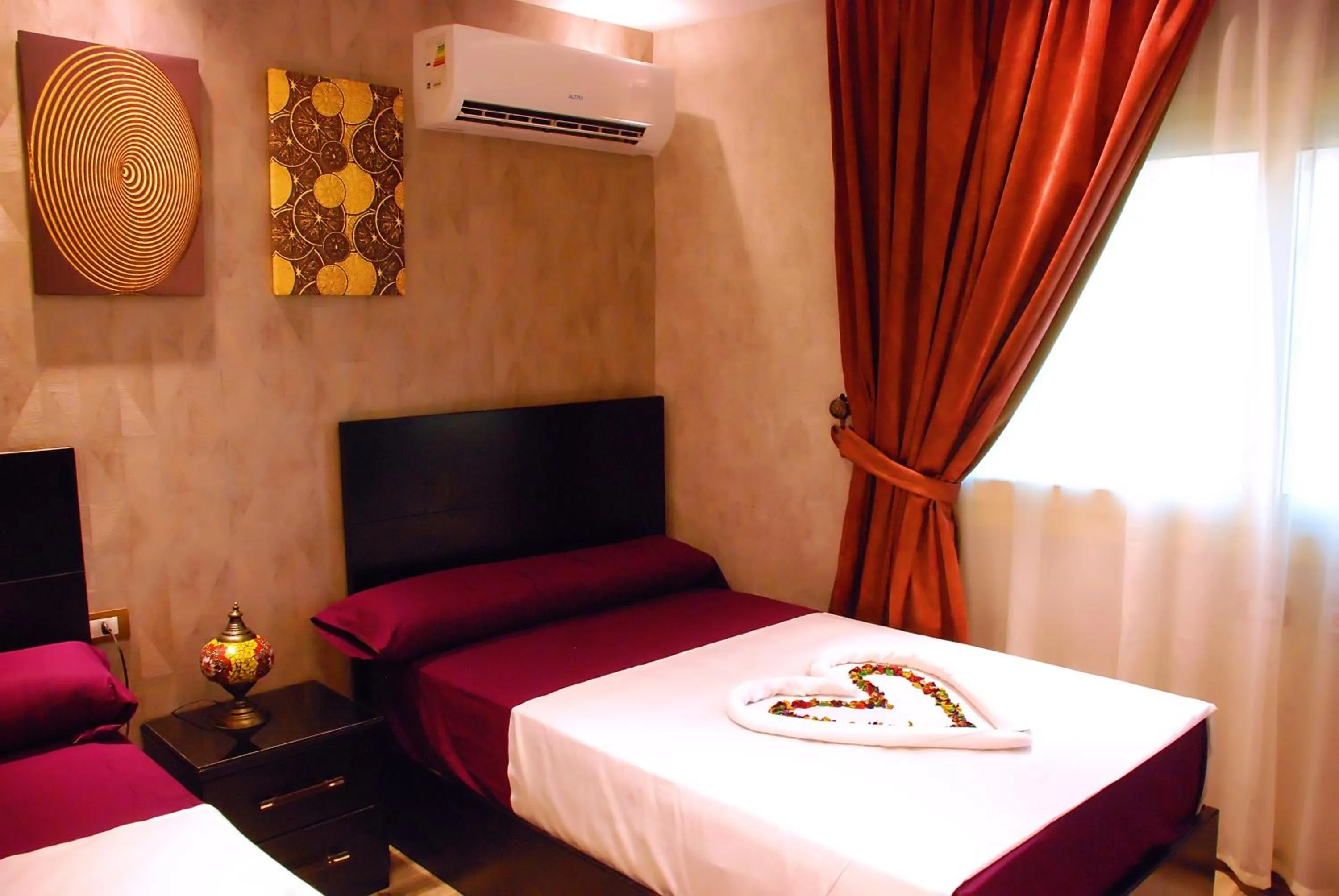 Bedroom, Bed in Pyramids Planet Hotel