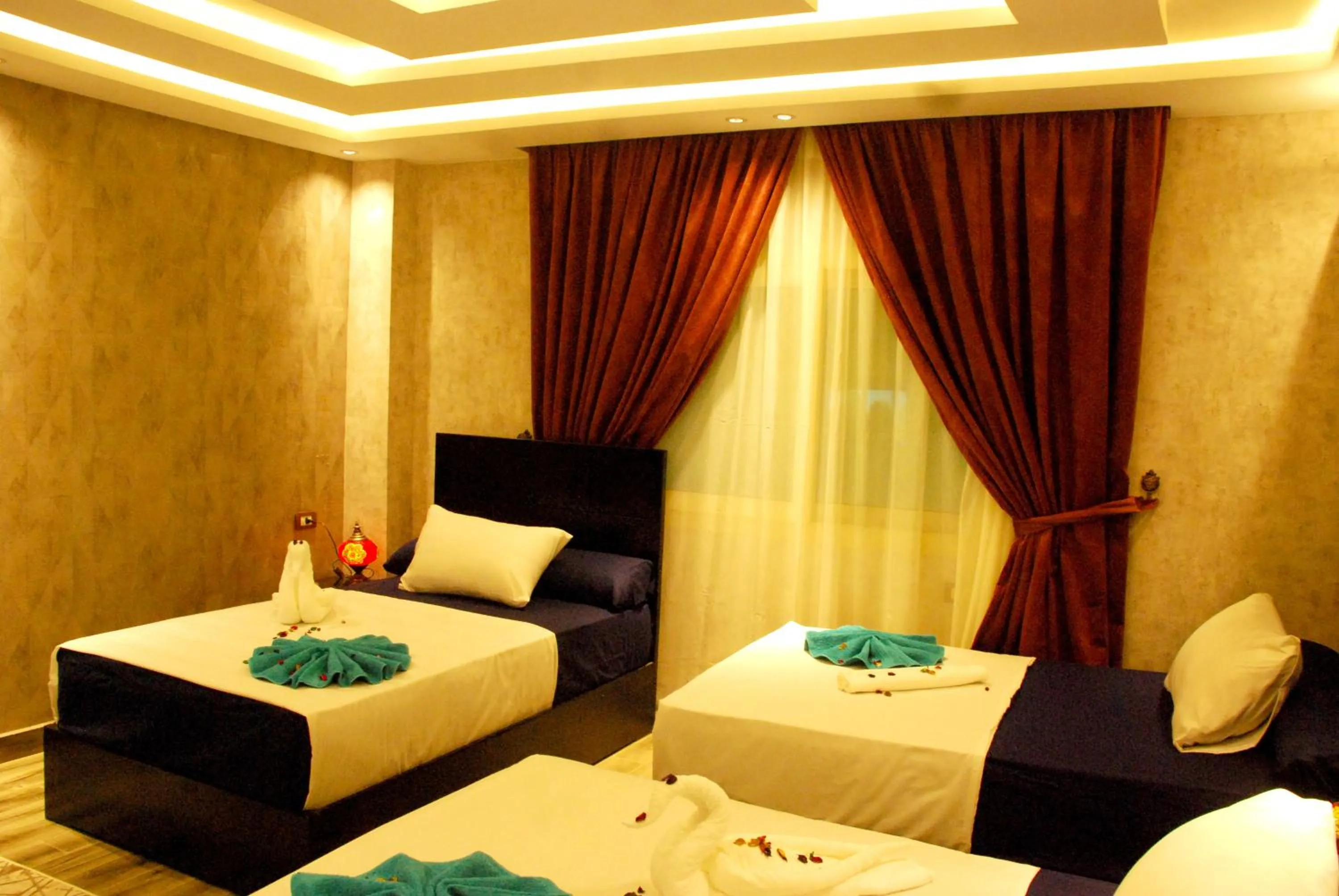 Bedroom, Bed in Pyramids Planet Hotel