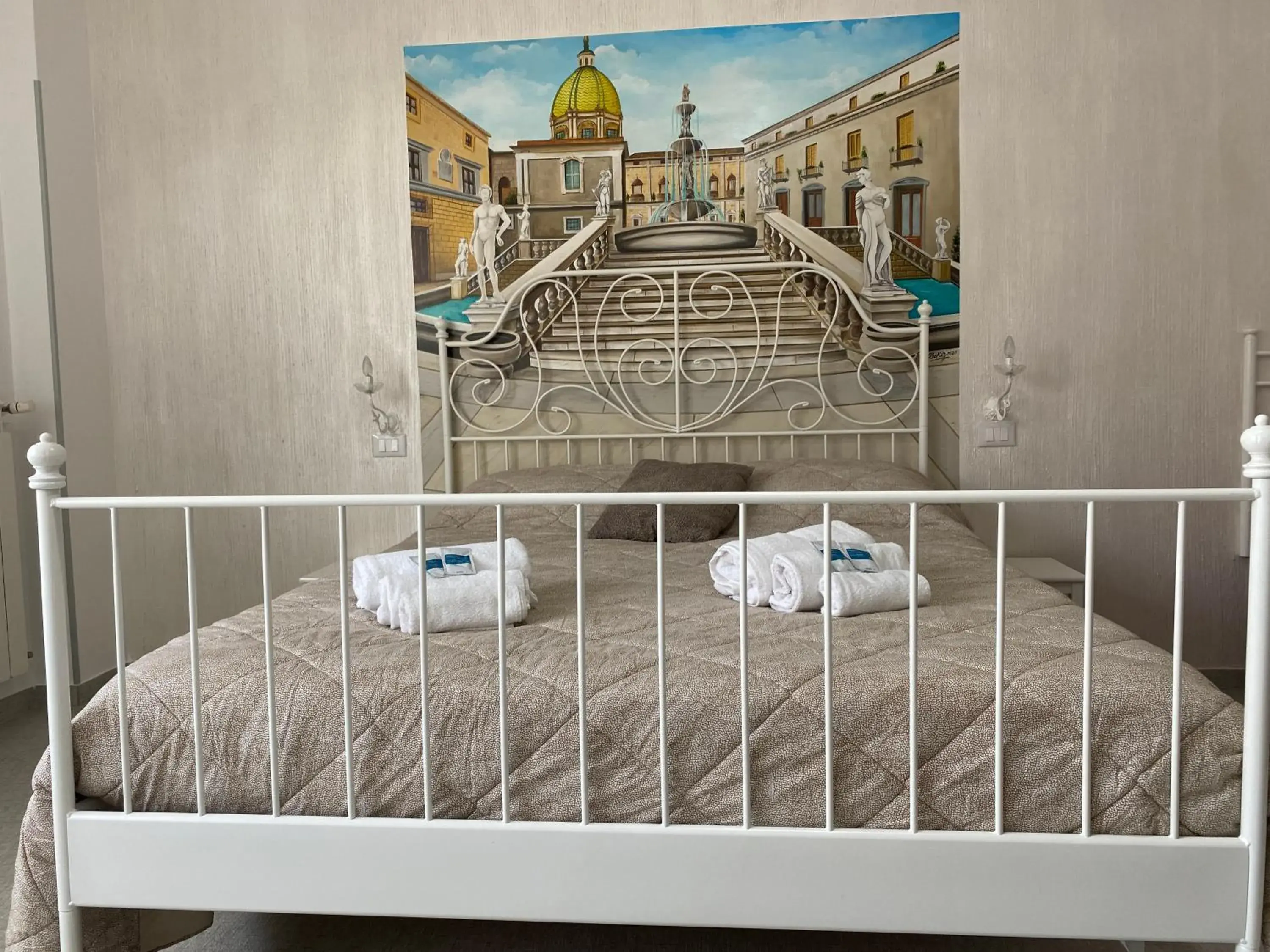 Quadruple Room with Private External Bathroom - single occupancy in Palermo City Room Quadruple Room with Private External Bathroom - single occupancy in Palermo City Room