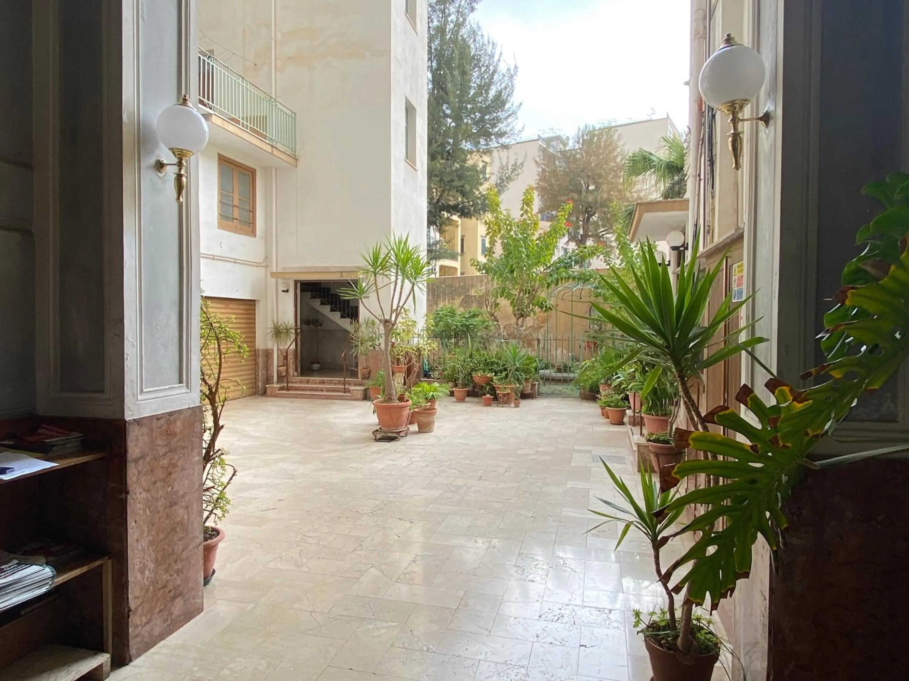 Property building in Palermo City Room