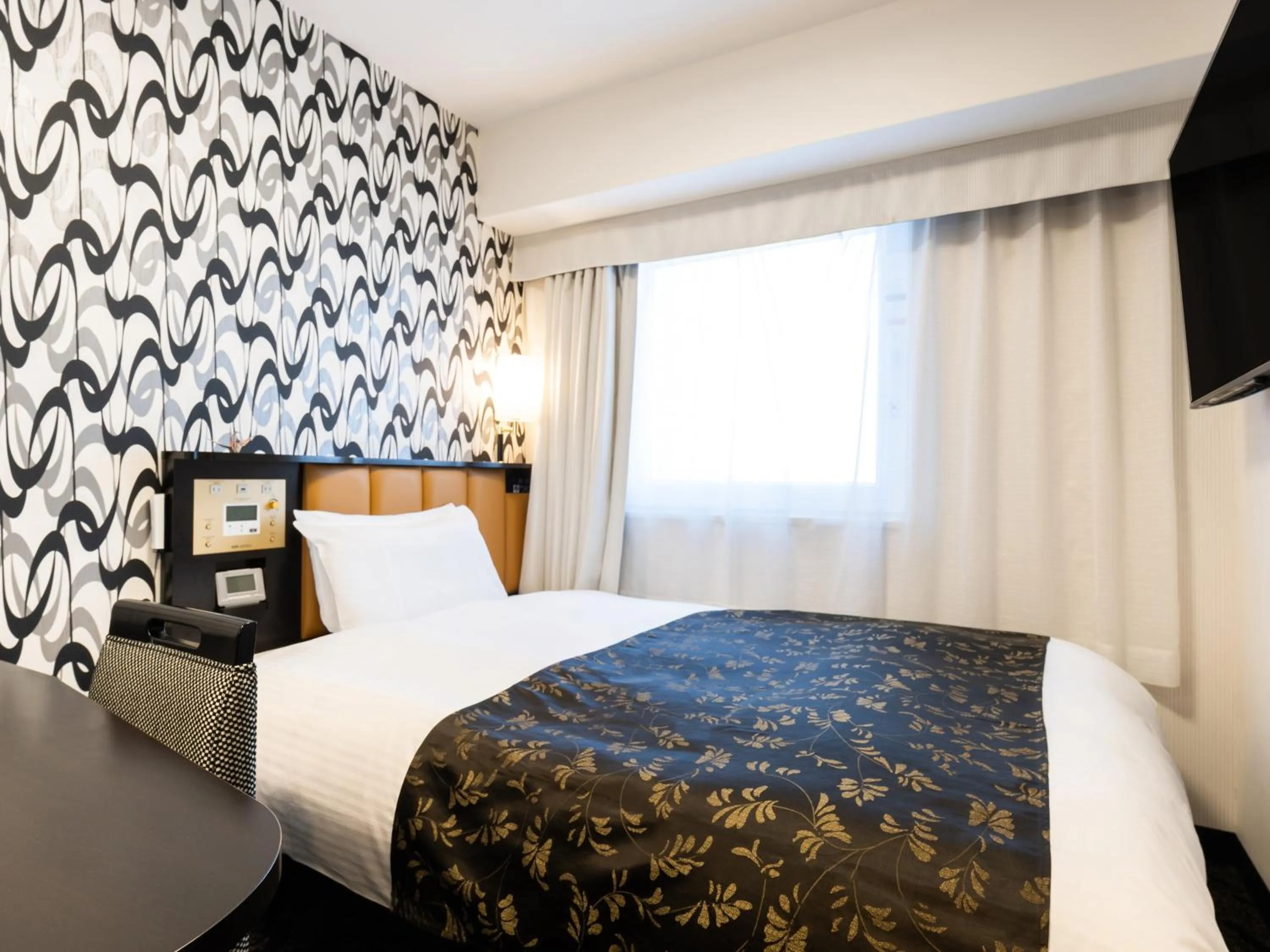 Photo of the whole room, Bed in APA Hotel Osaka Temmabashi Ekimae