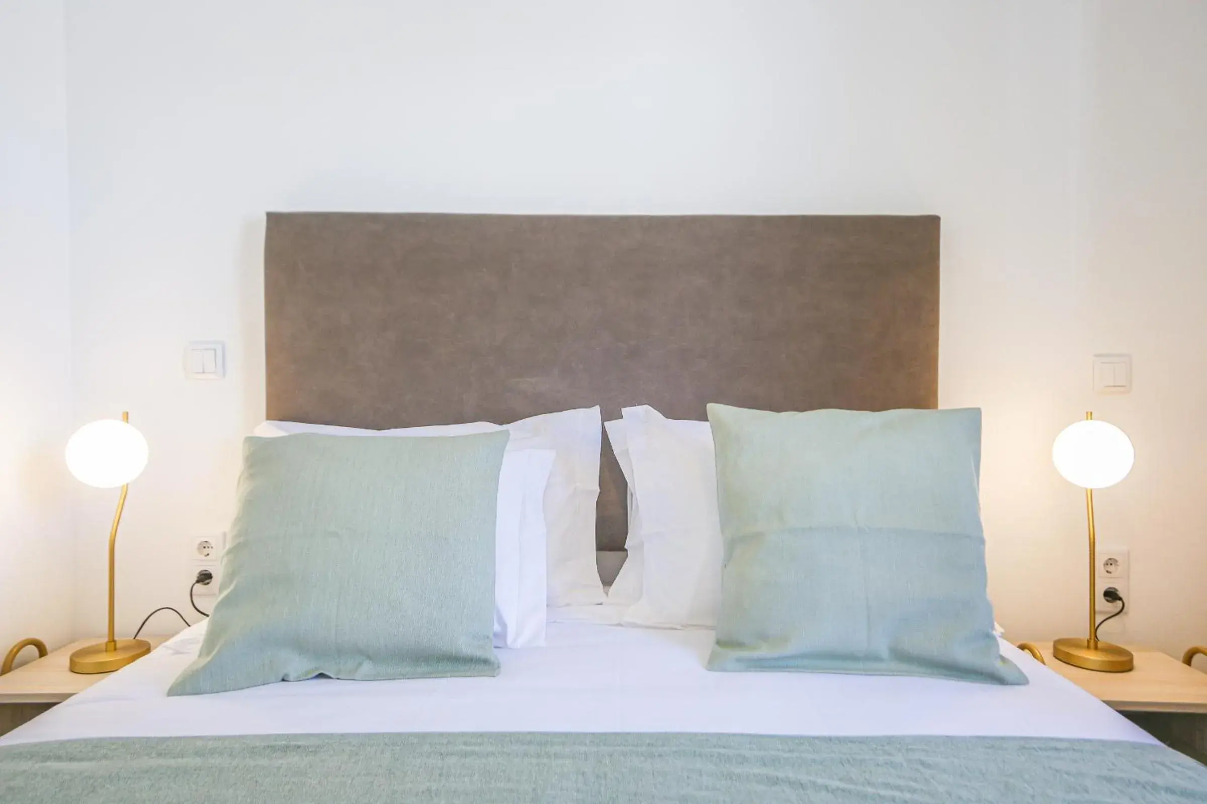Basic Double Room with Street View - single occupancy in Alvalade Palace Basic Double Room with Street View - single occupancy in Alvalade Palace