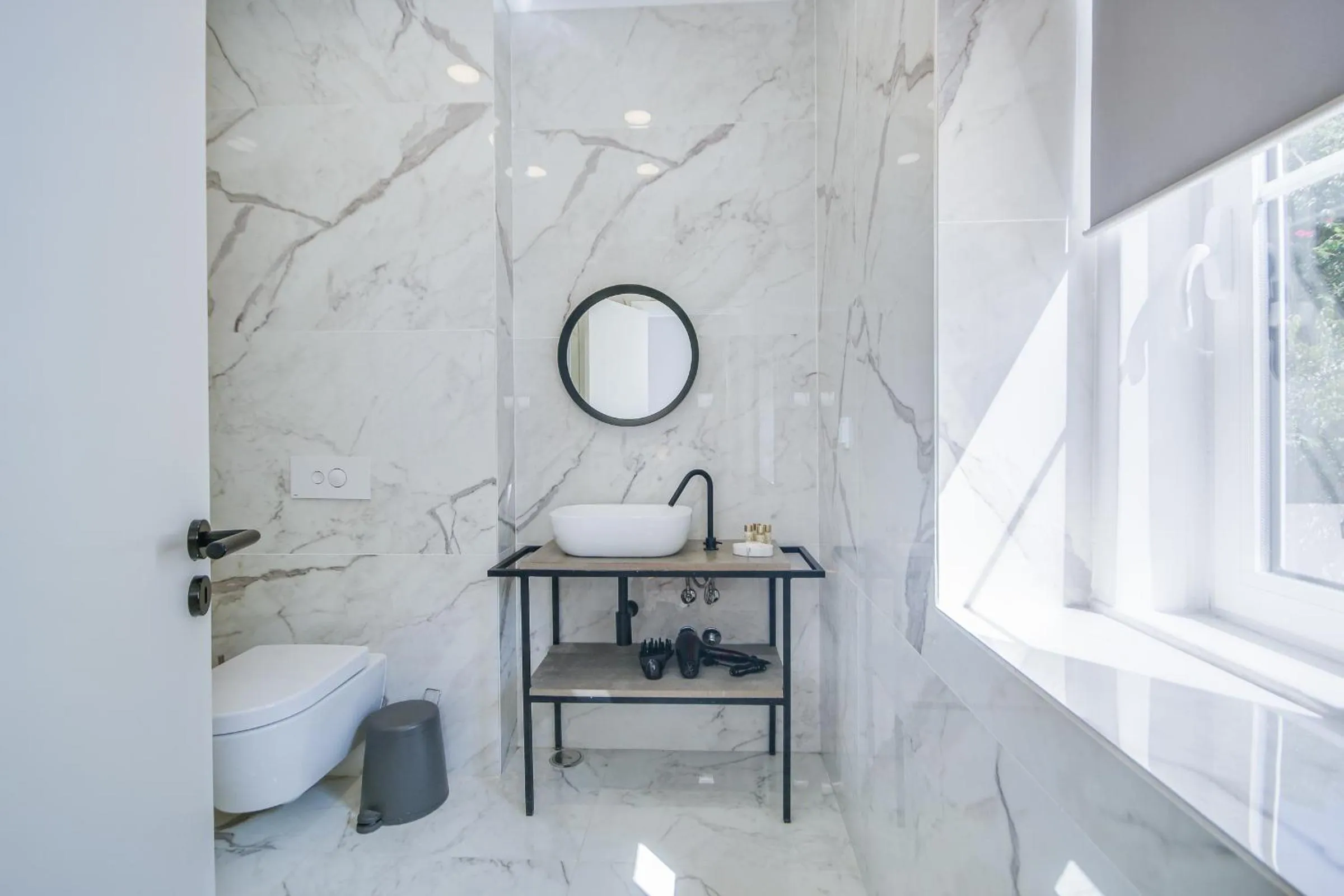 Toilet in Alvalade Palace