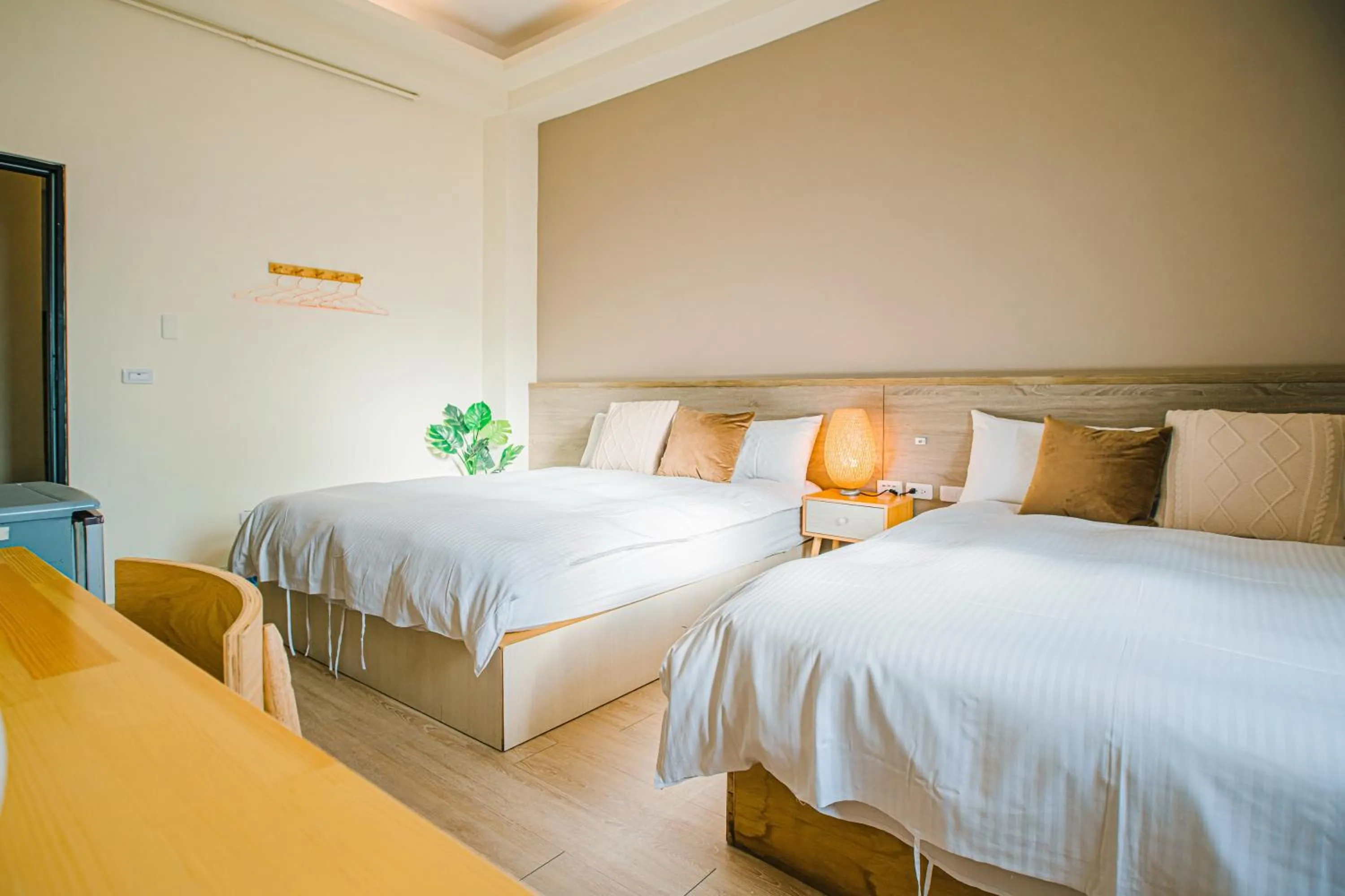 Photo of the whole room, Bed in Fun Trip - Fu May Sea View Holiday house l 無敵海景交誼廳 l 附汽機車租賃 l