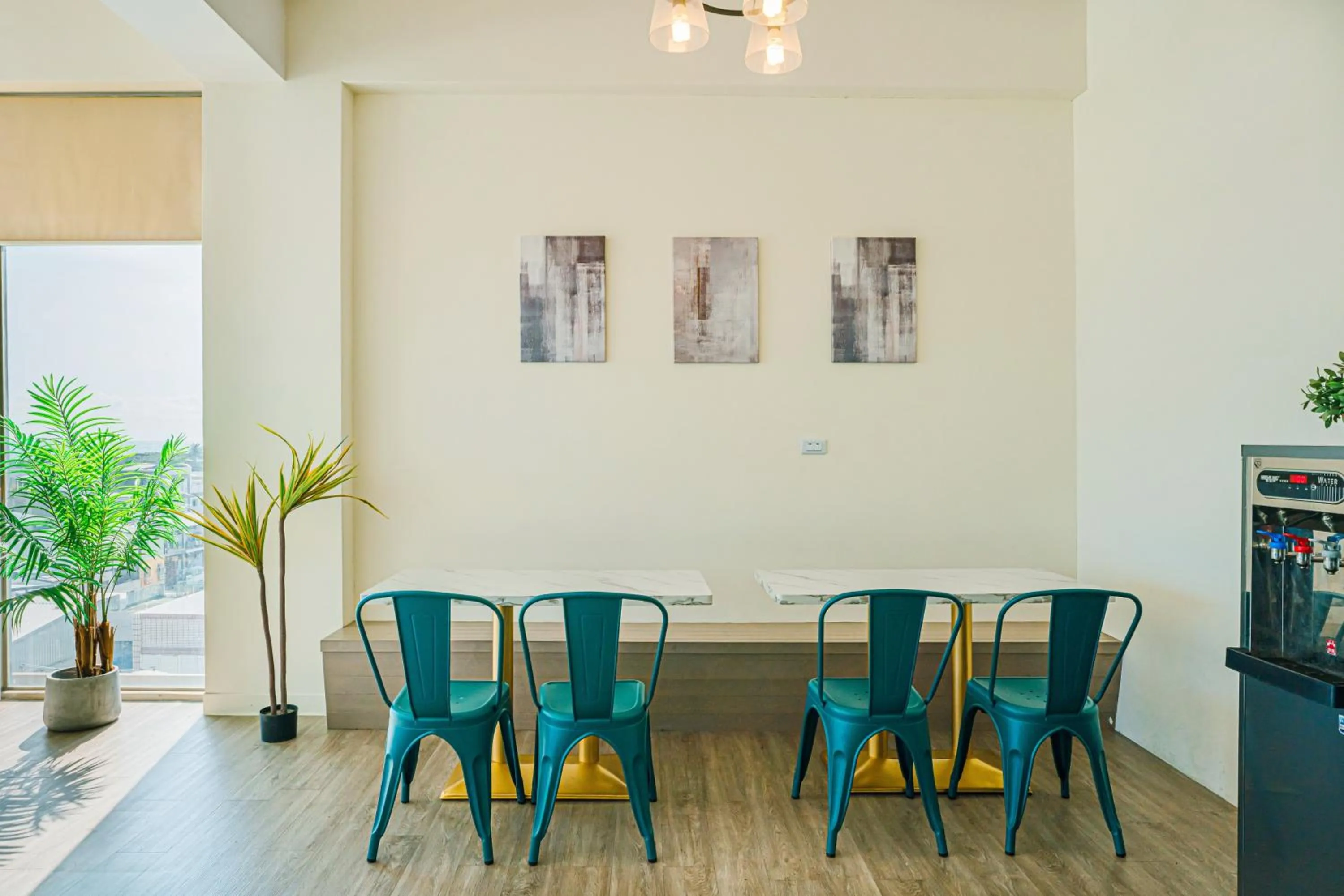 Library in Fun Trip - Fu May Sea View Holiday house l 無敵海景交誼廳 l 附汽機車租賃 l