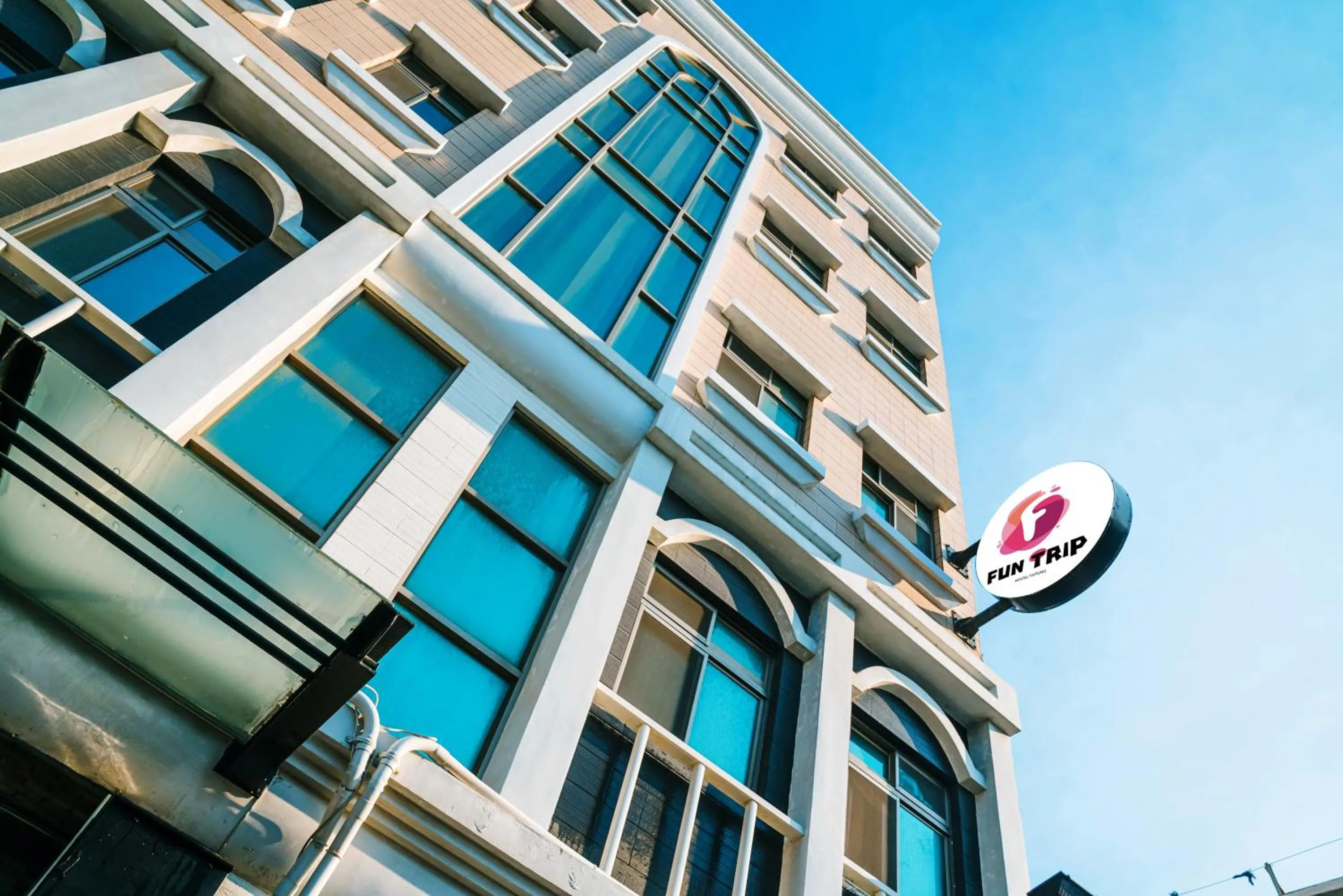 Property building in Fun Trip - Fu May Sea View Holiday house l 無敵海景交誼廳 l 附汽機車租賃 l