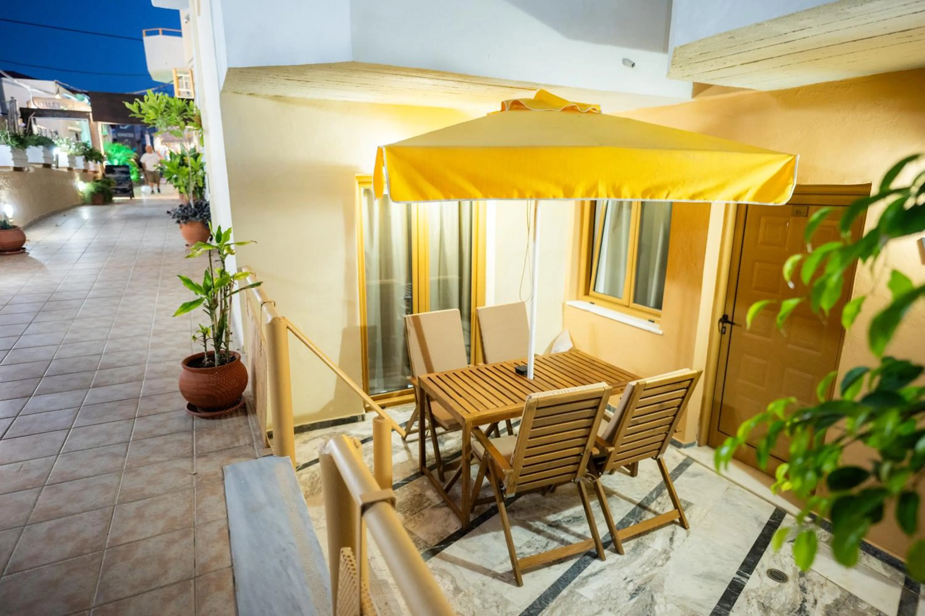 Esperides Beach Hotel Apartments