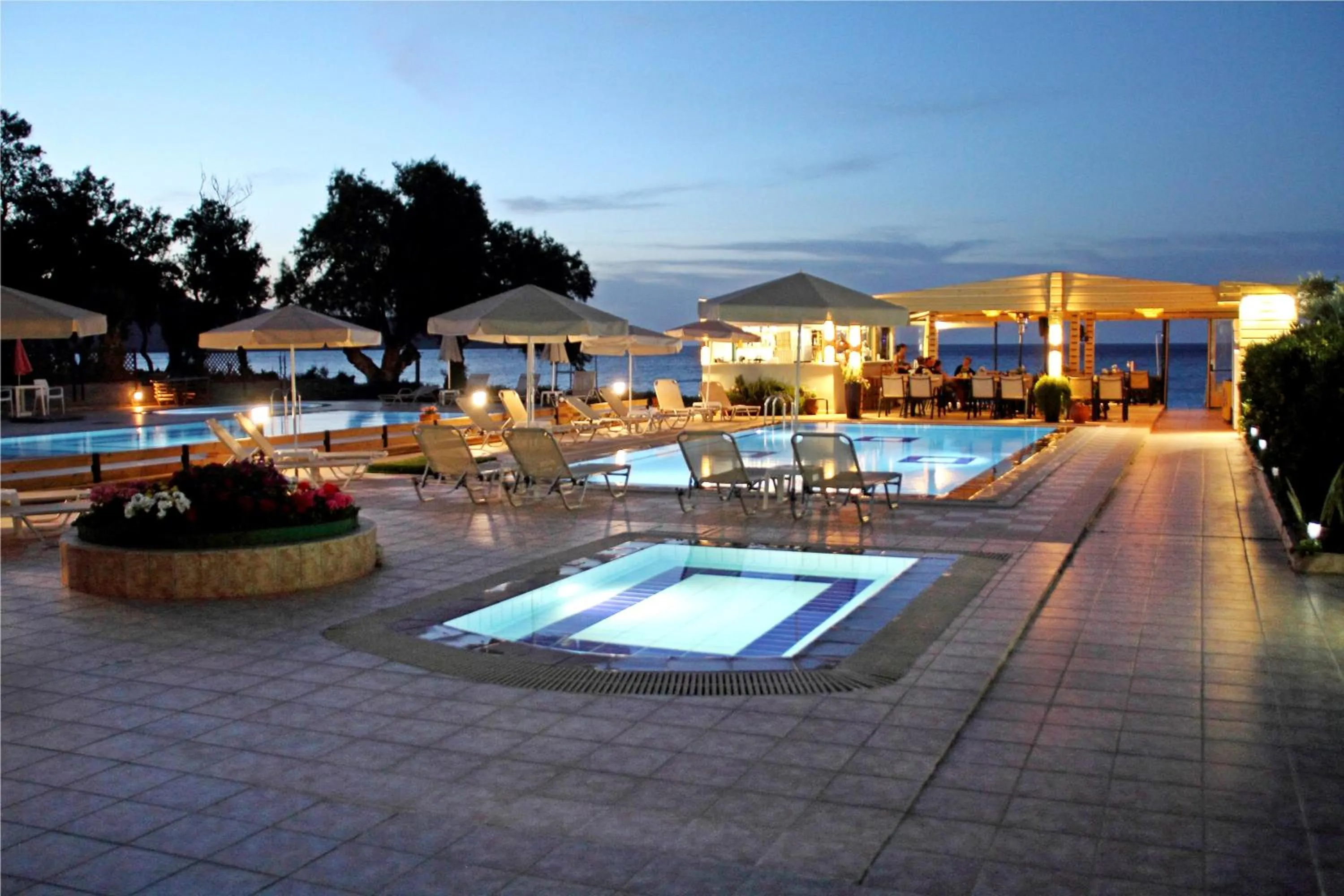 Esperides Beach Hotel Apartments