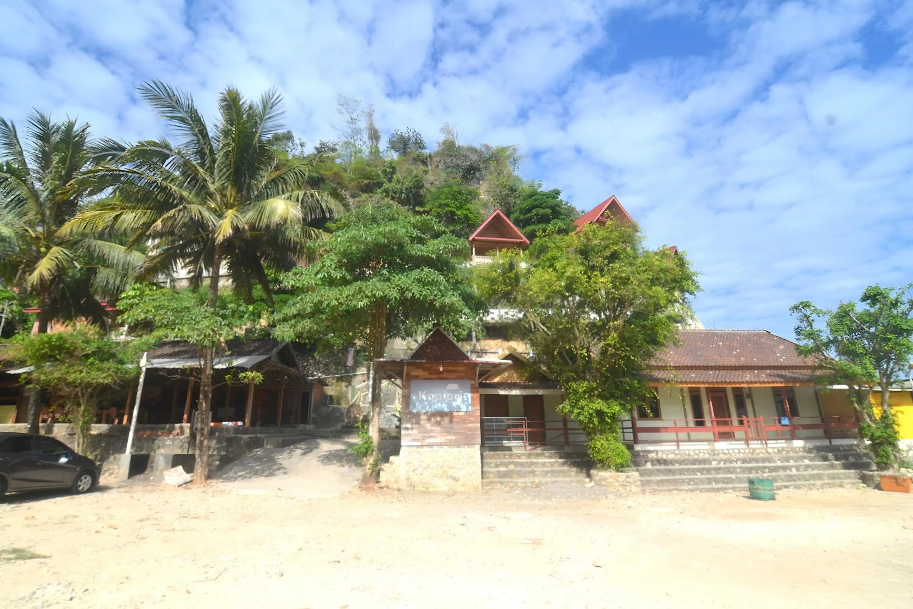 Property building in Villa Kopiori