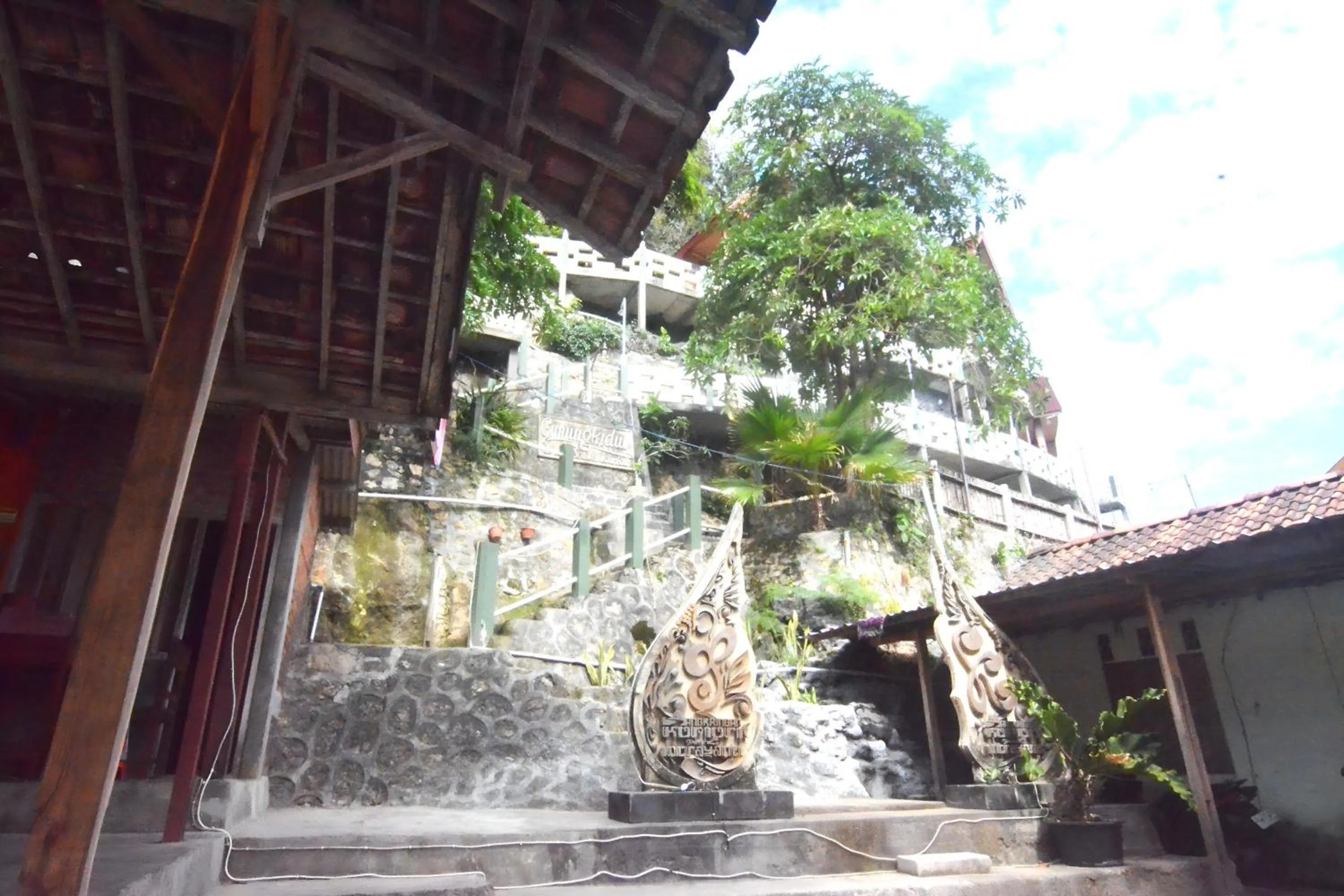 Property building in Villa Kopiori