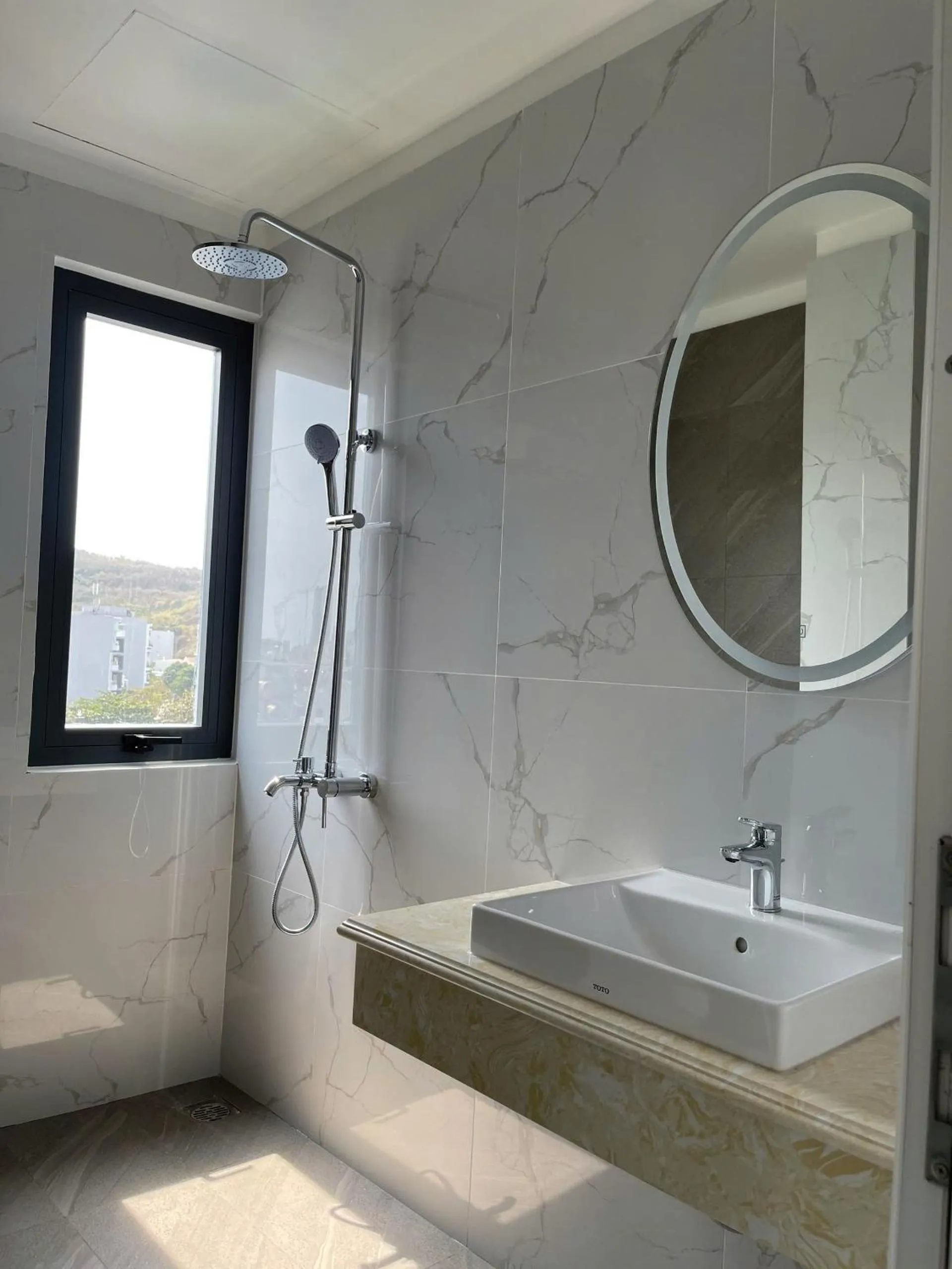 Shower in Sun Hill Hotel