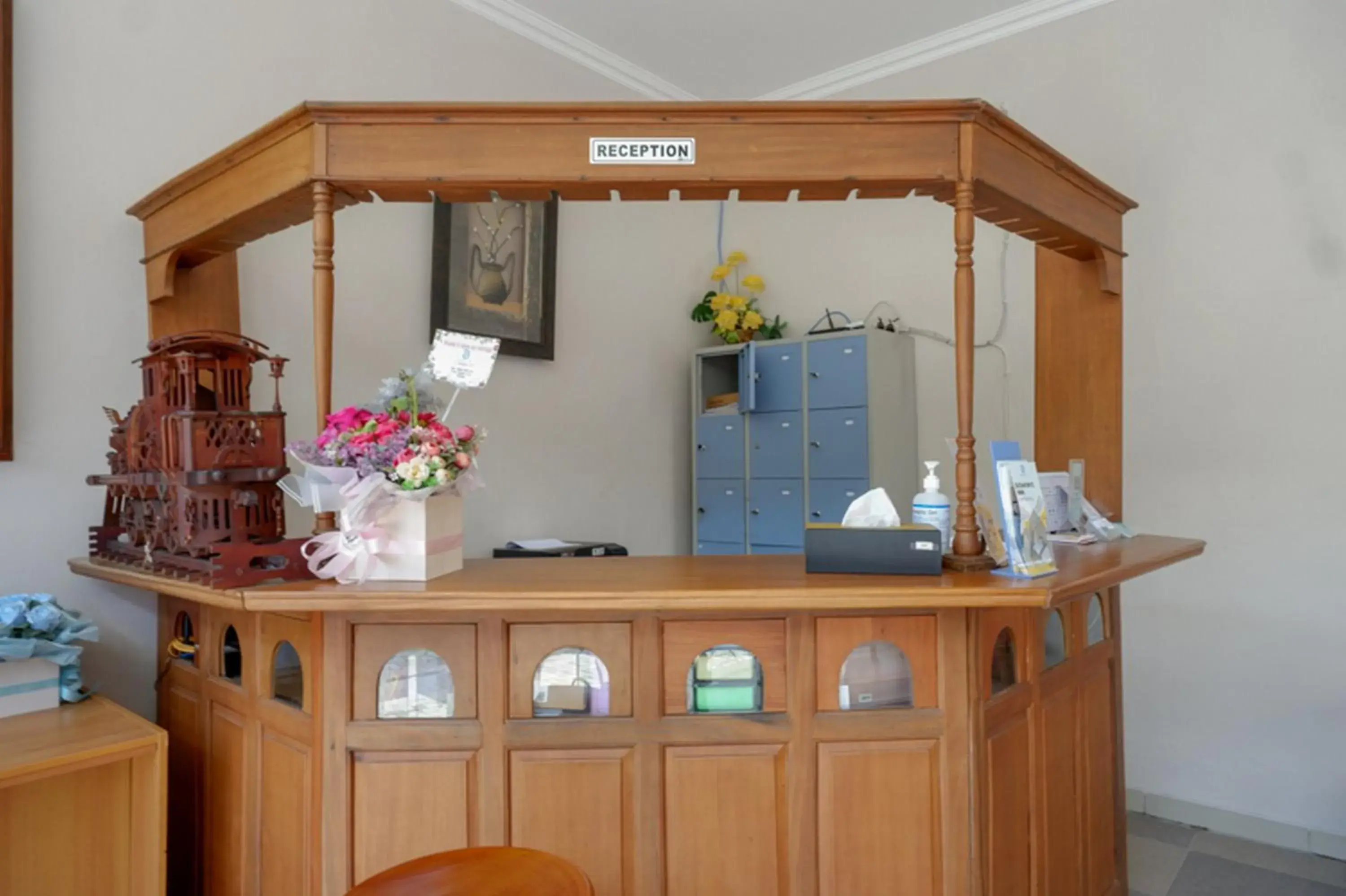 Lobby or reception in RedDoorz @ Jalan Majapahit Semarang Lobby or reception in RedDoorz @ Jalan Majapahit Semarang