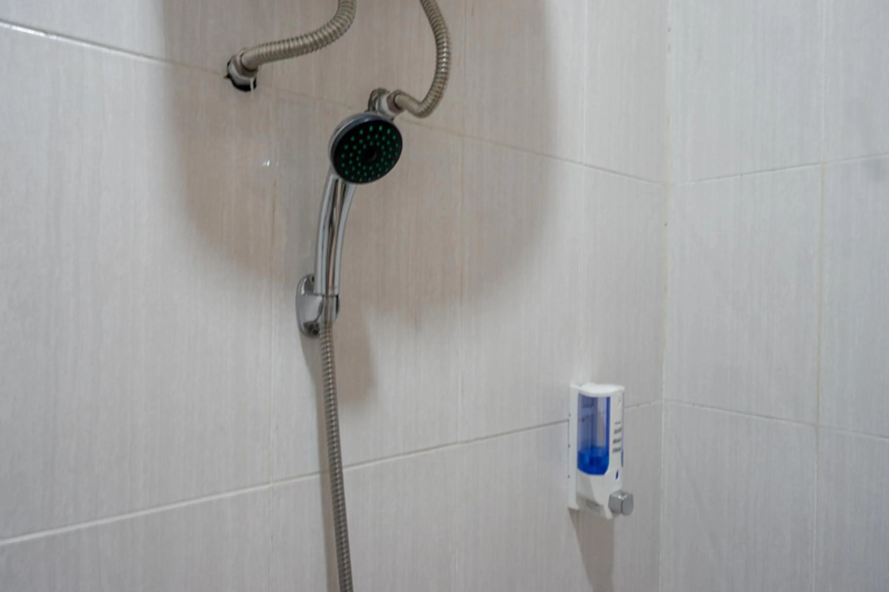 Bathroom in RedDoorz @ Jalan Majapahit Semarang