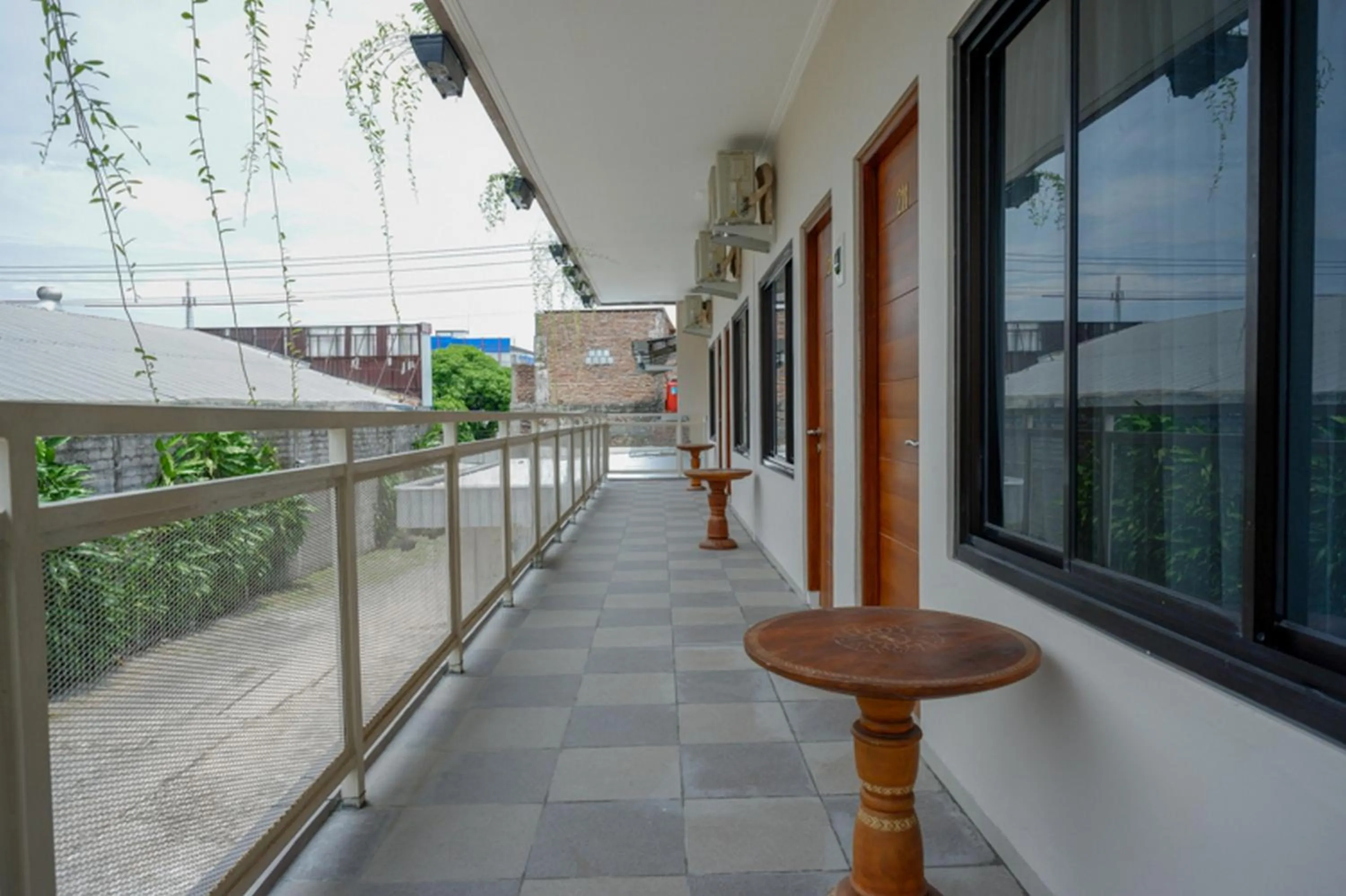 Property building in RedDoorz @ Jalan Majapahit Semarang