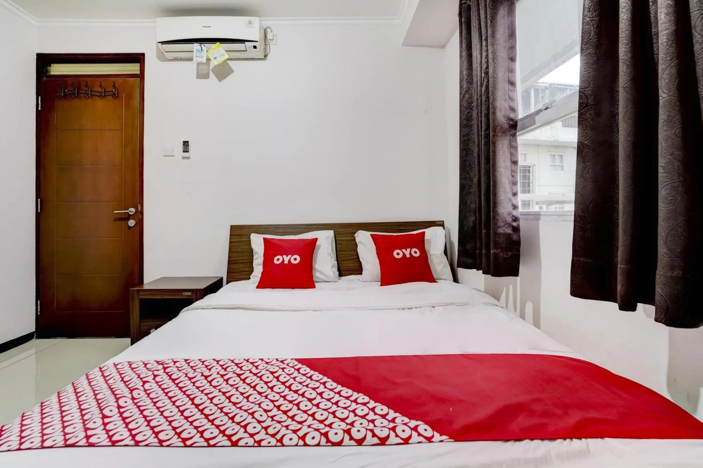 Bedroom in Collection O 90205 Queen Rent Apartment Gateway Pasteur