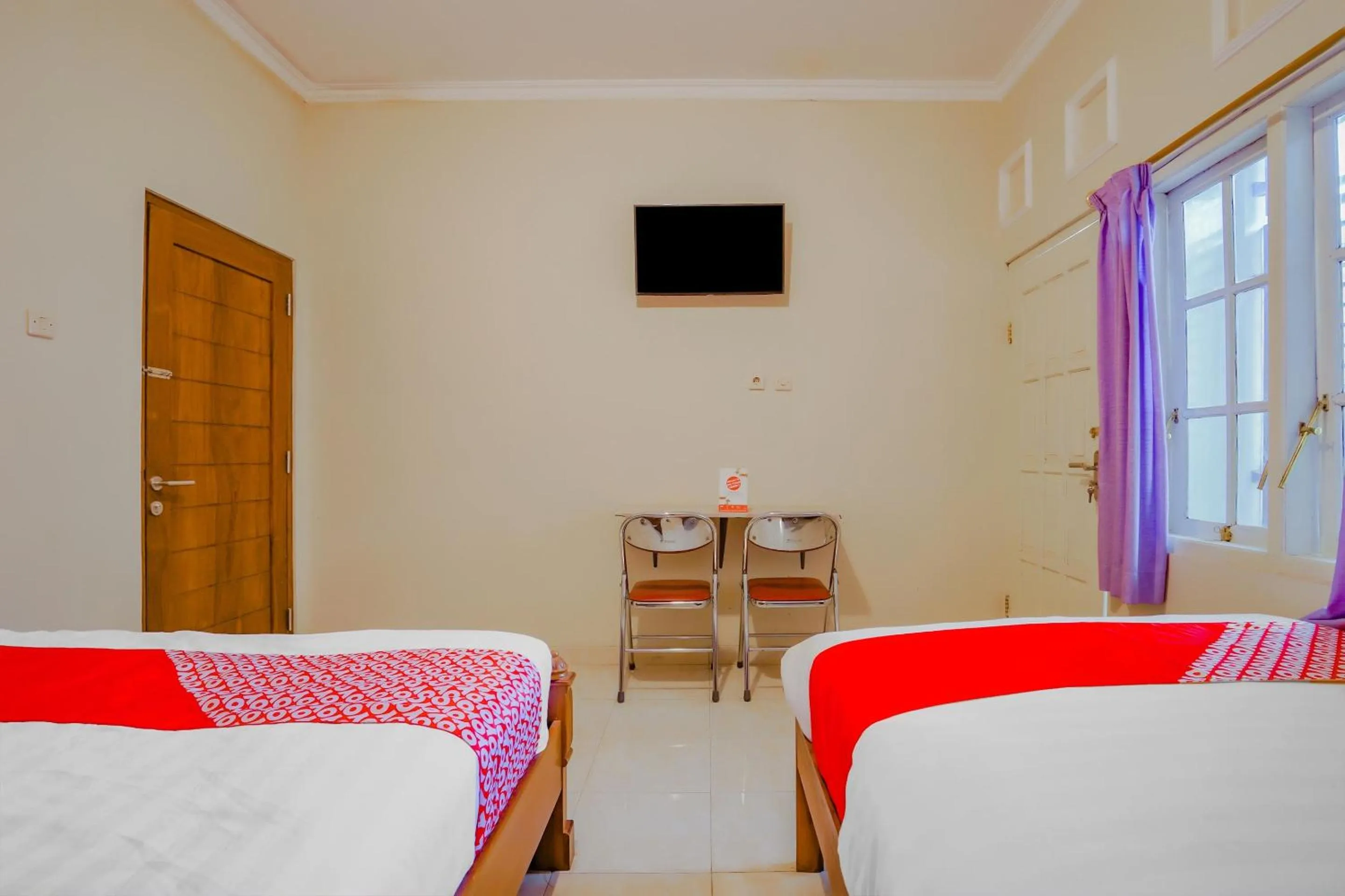 Bedroom, Bed in Hotel O Kenari House Syariah