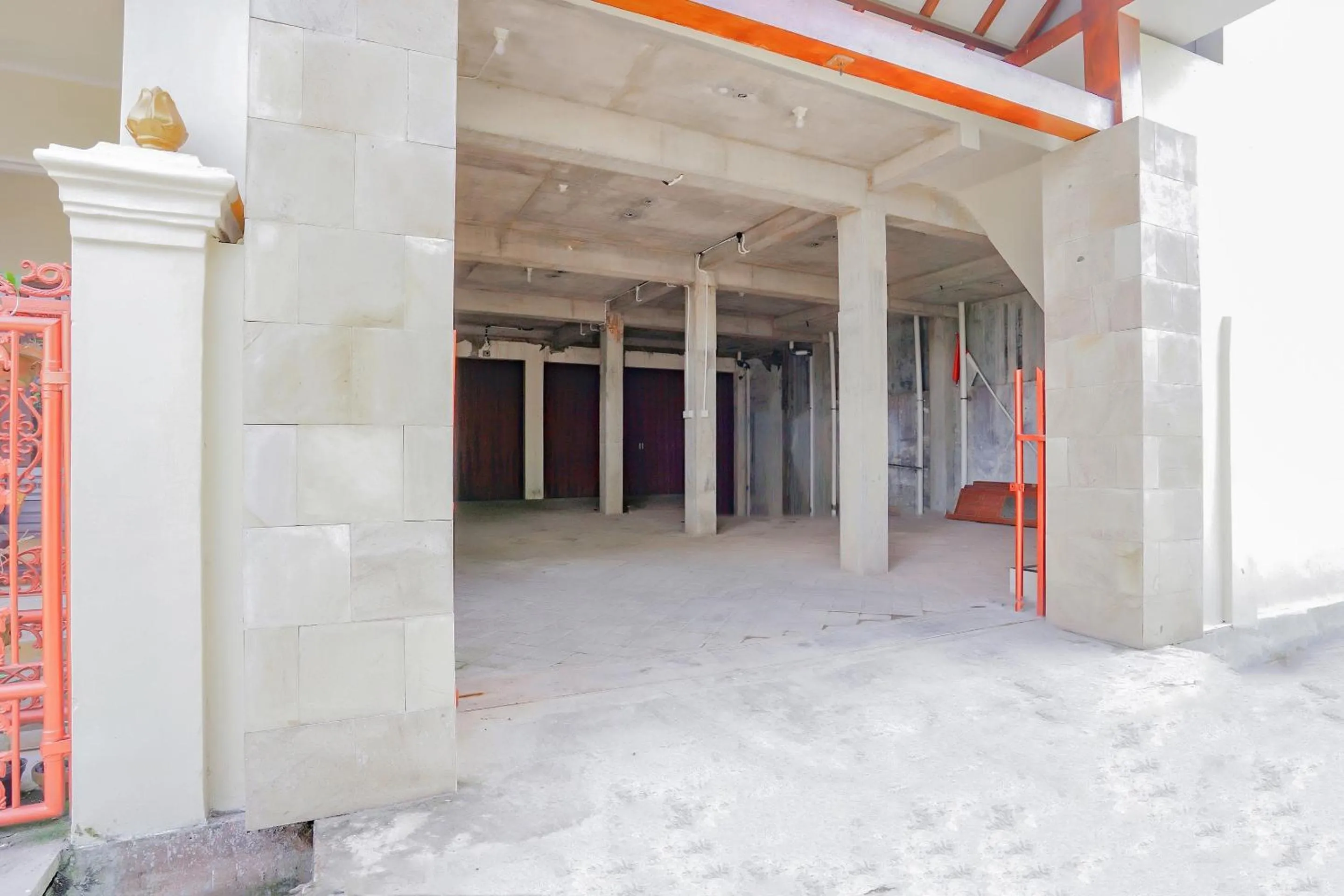 Facade/entrance in Hotel O Kenari House Syariah