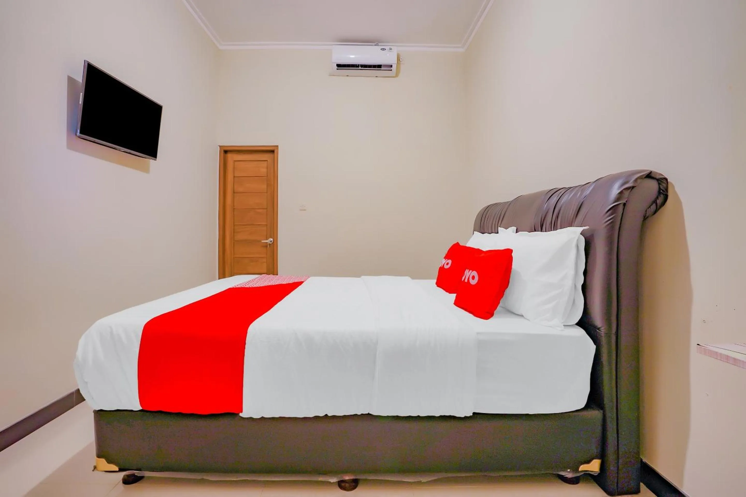 Bedroom, Bed in Hotel O Kenari House Syariah