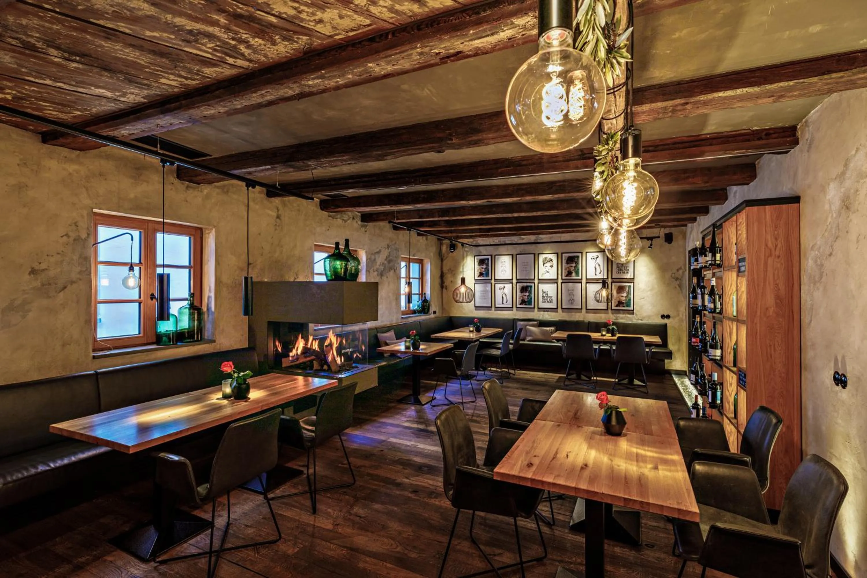 Restaurant/places to eat in Hotel Arthus