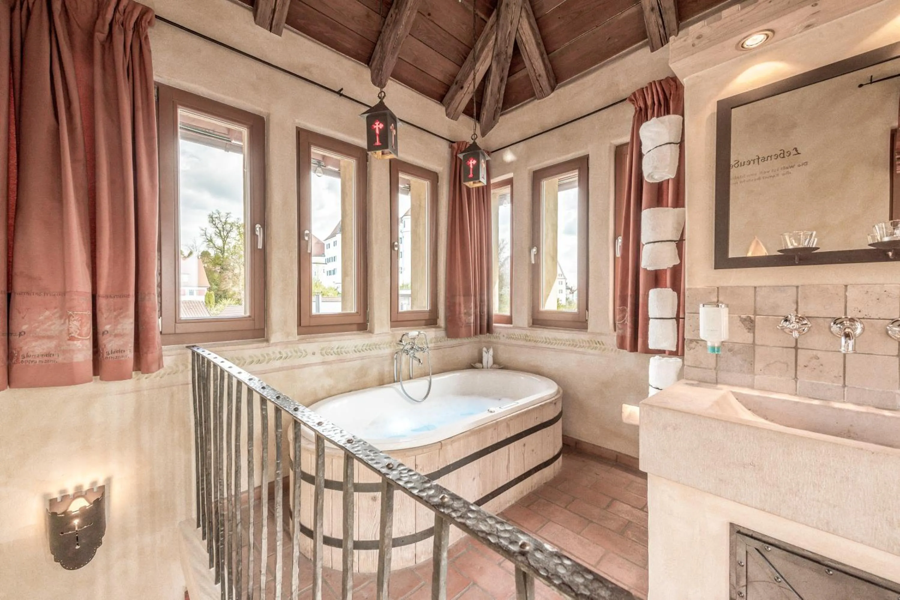 Hot Tub in Hotel Arthus