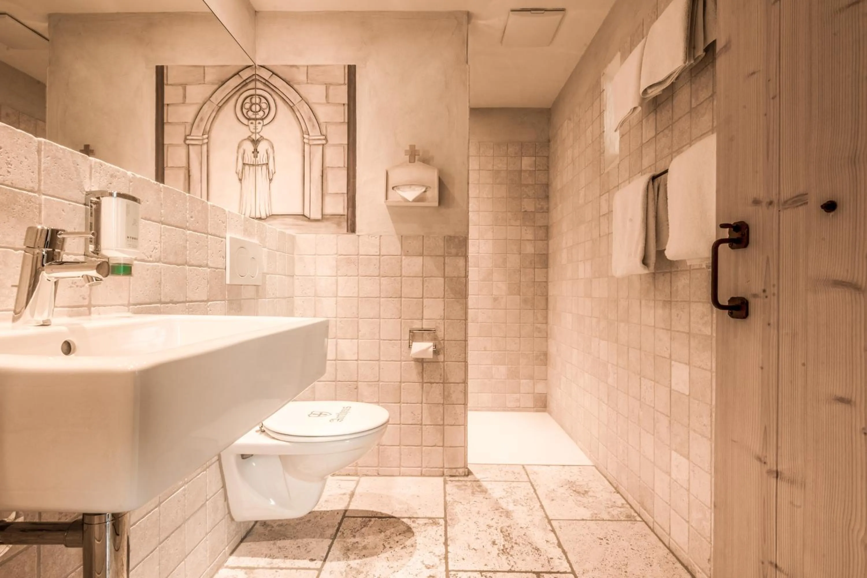 Shower in Hotel Arthus